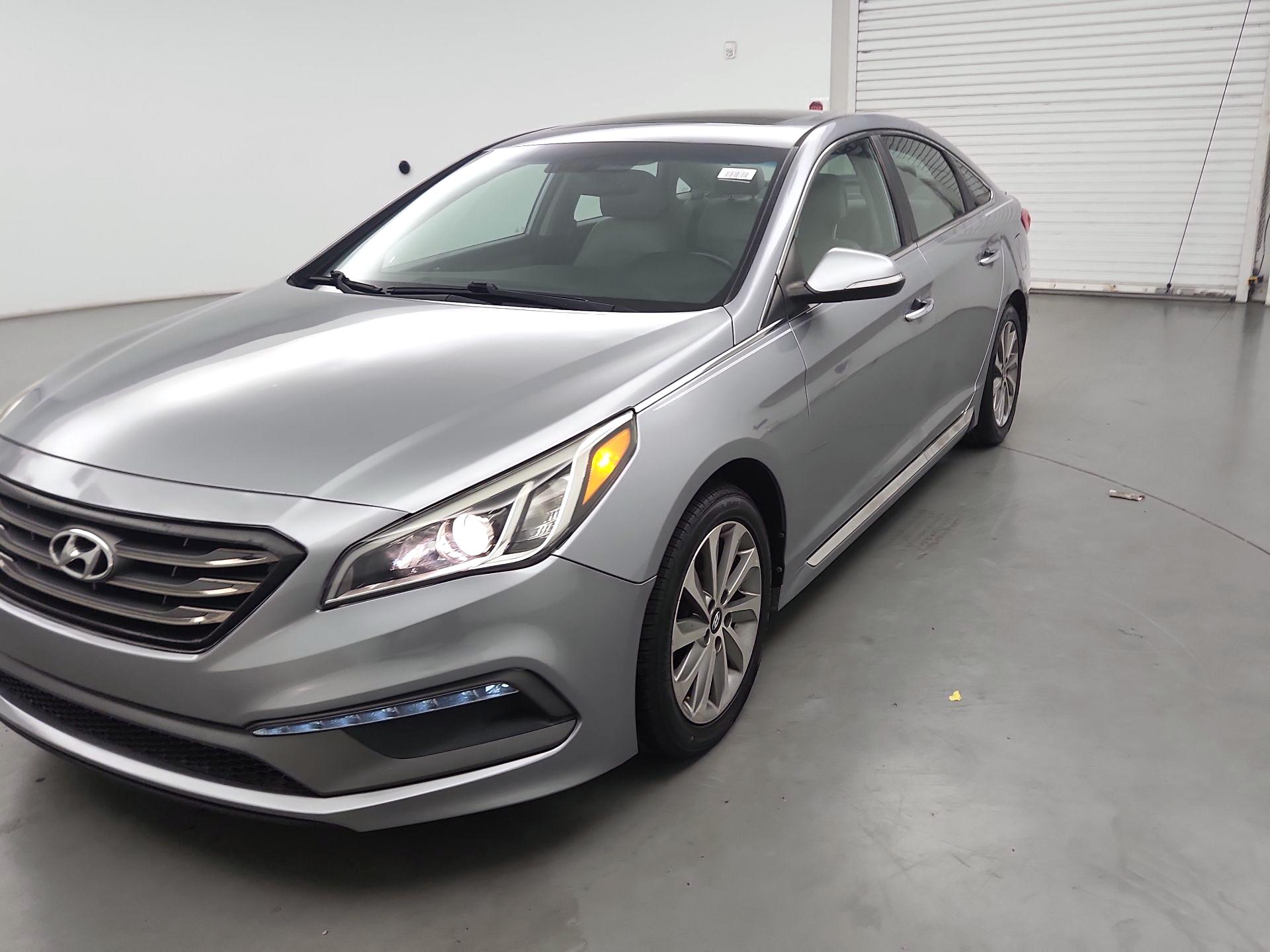 Thumbnail: 2016 Hyundai Sonata - 3