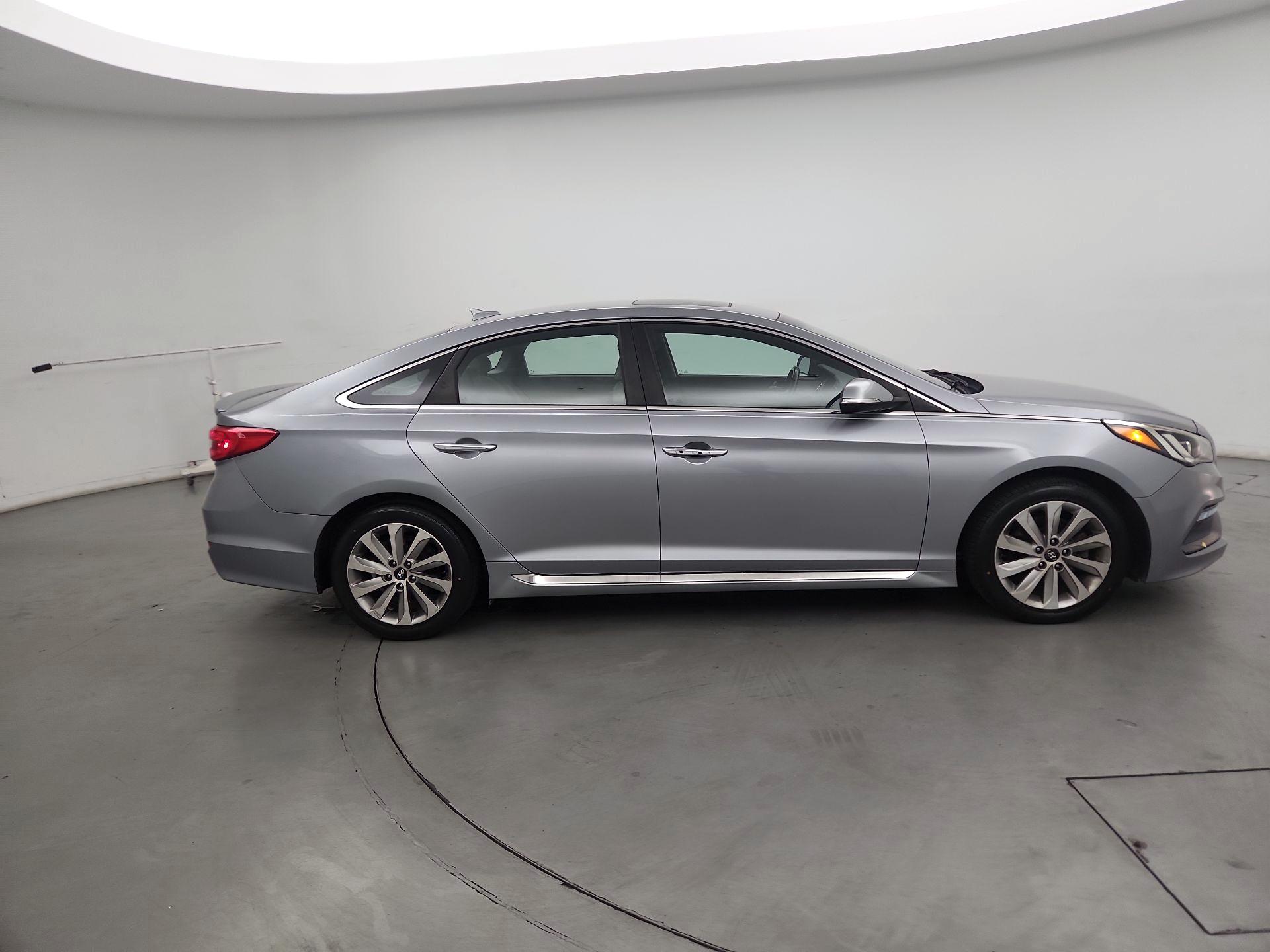 Thumbnail: 2016 Hyundai Sonata - 4