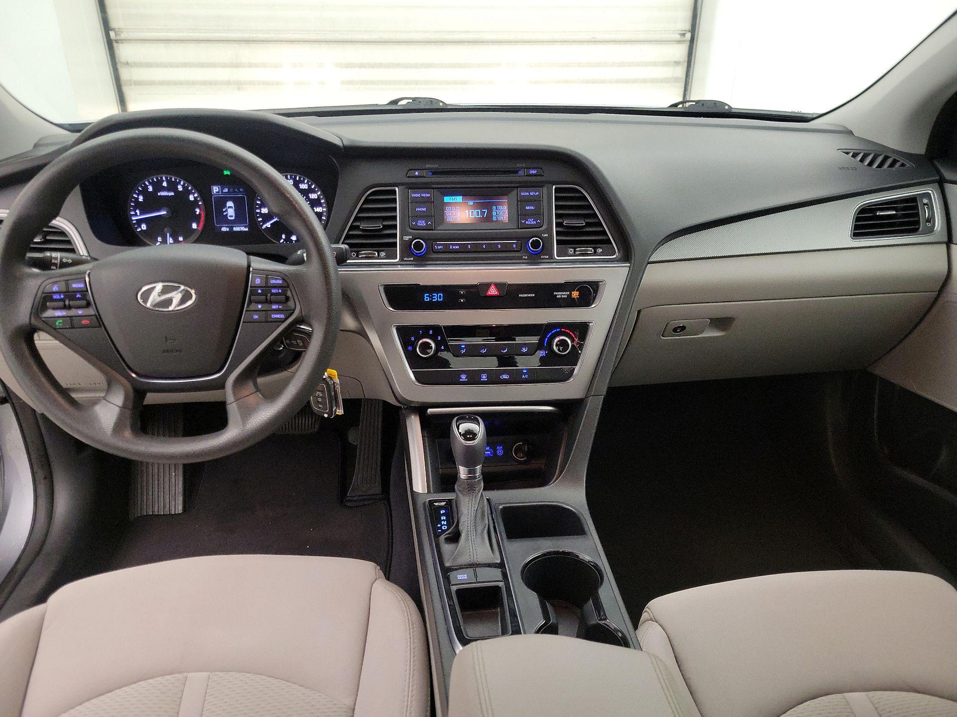 Thumbnail: 2015 Hyundai Sonata - 9