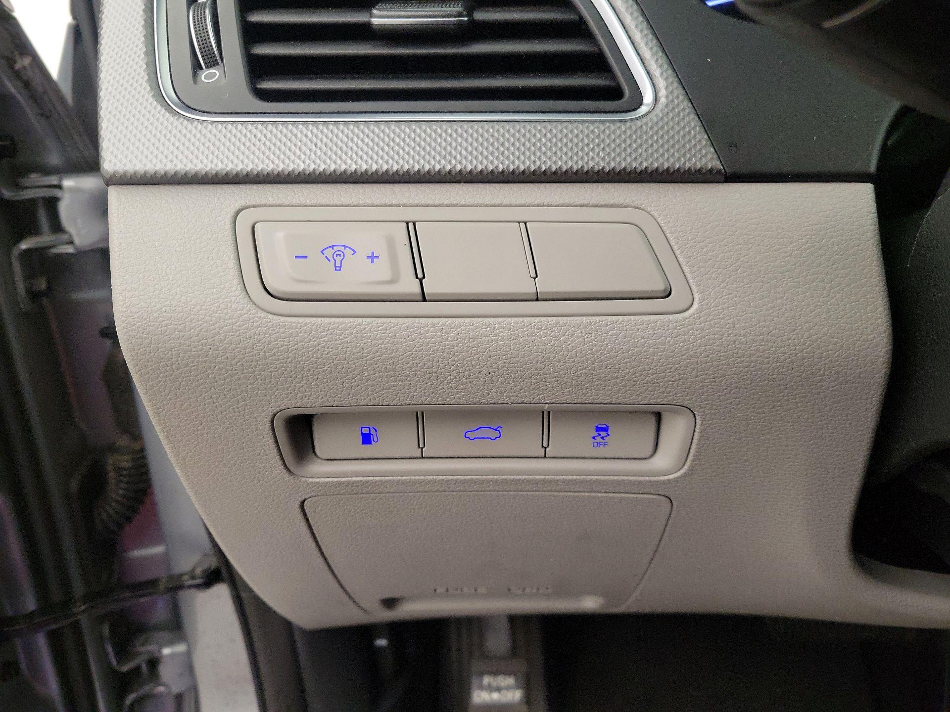 Thumbnail: 2015 Hyundai Sonata - 13