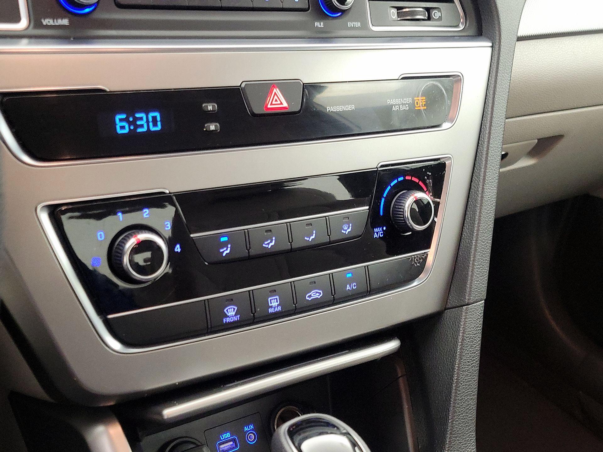 Thumbnail: 2015 Hyundai Sonata - 15