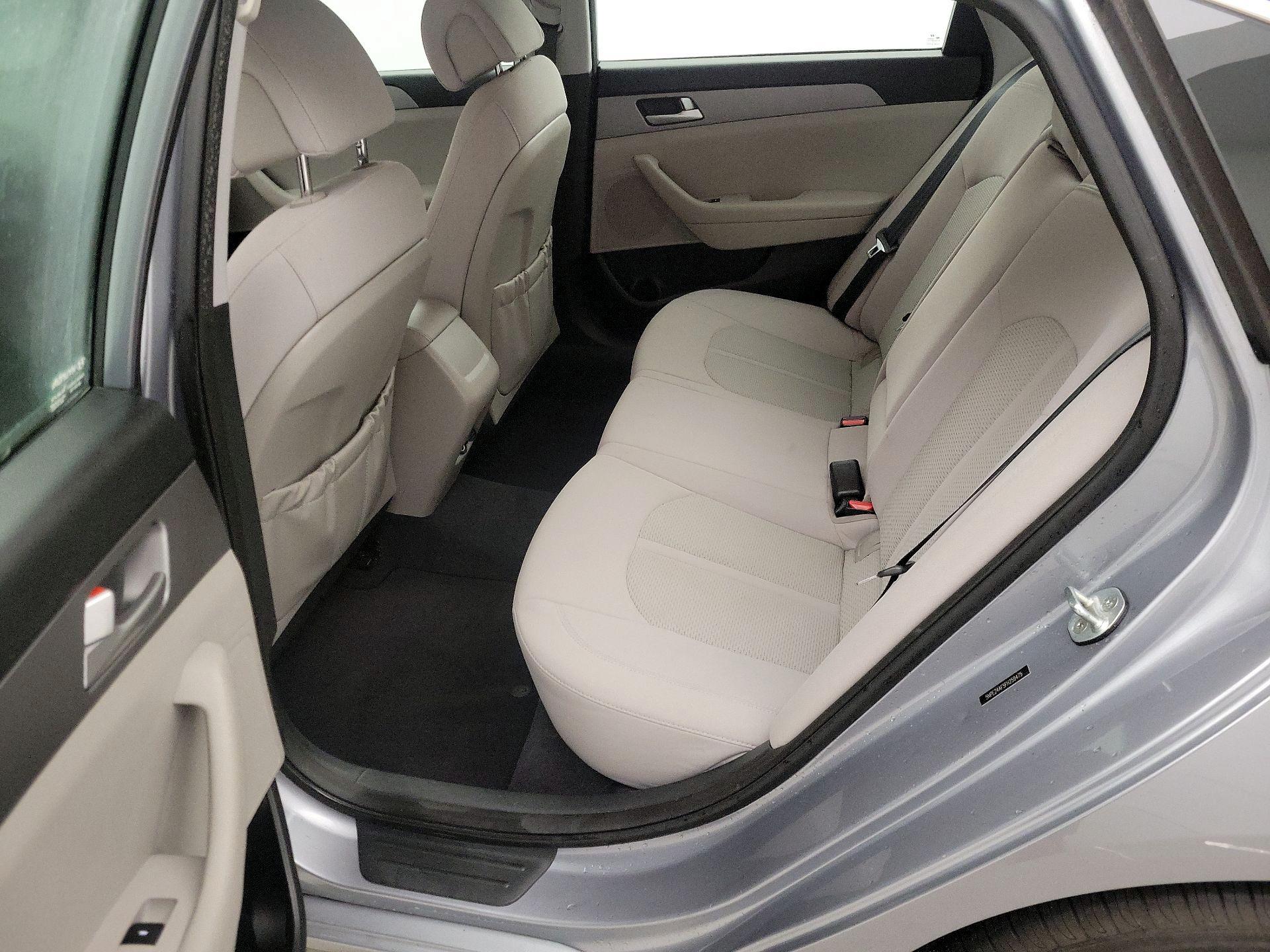 Thumbnail: 2015 Hyundai Sonata - 18