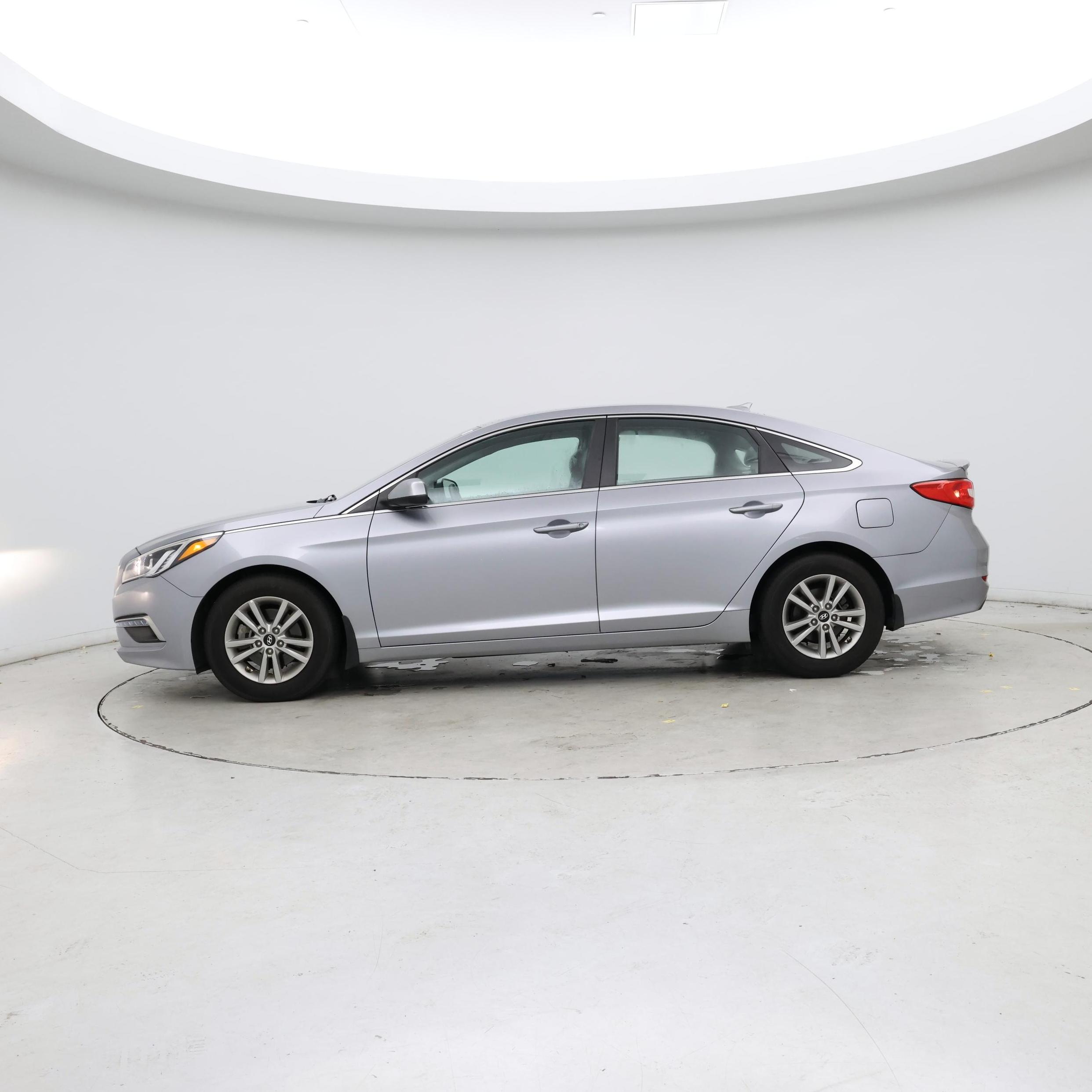 Thumbnail: 2015 Hyundai Sonata - 3