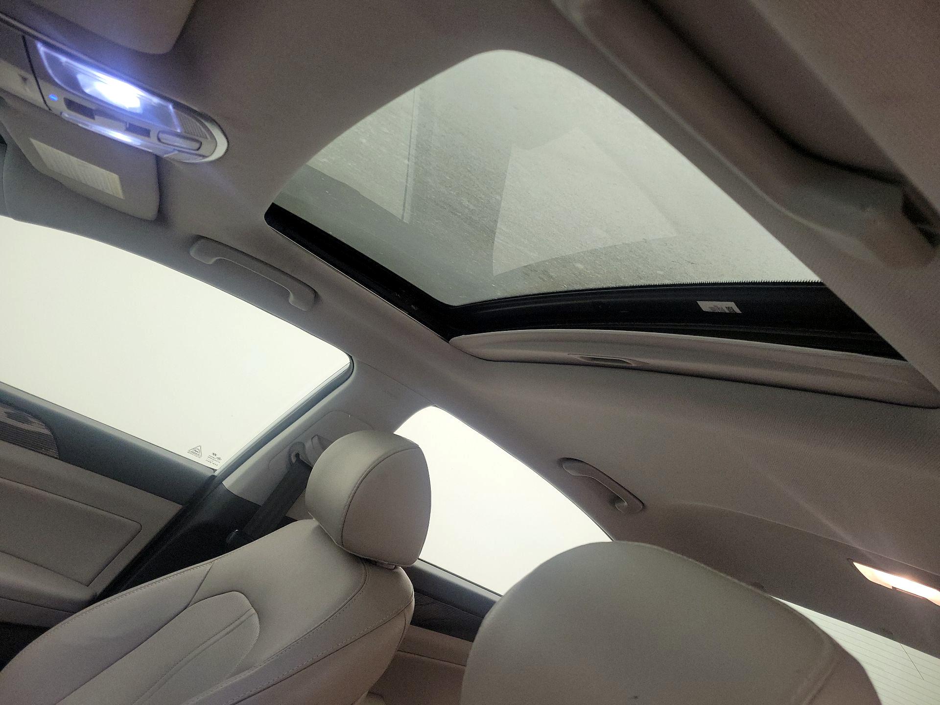 Thumbnail: 2019 Hyundai Sonata - 19