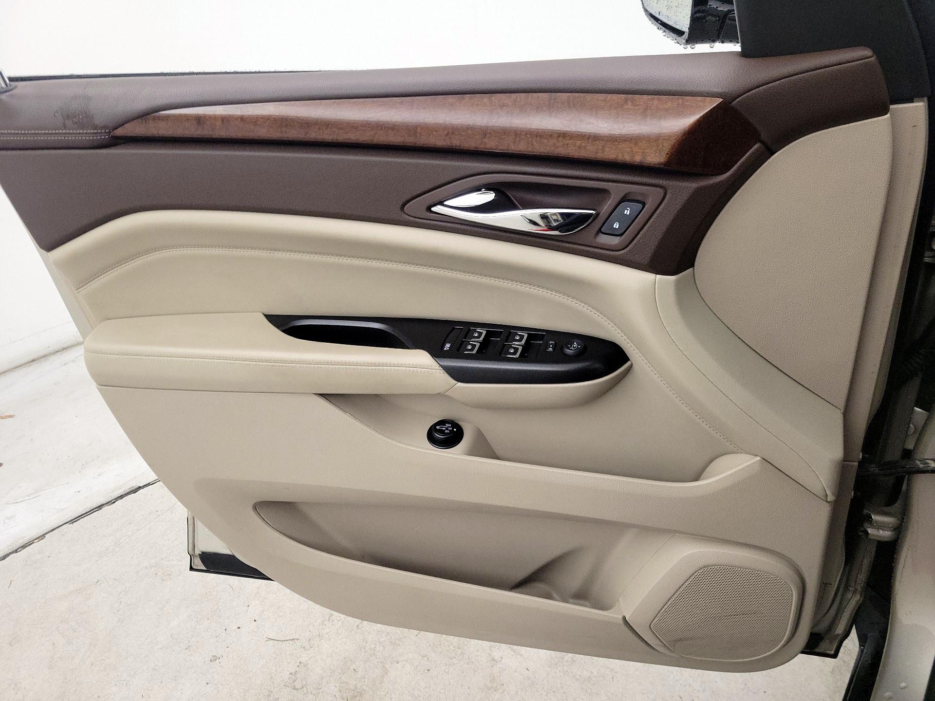 Thumbnail: 2016 Cadillac SRX - 12