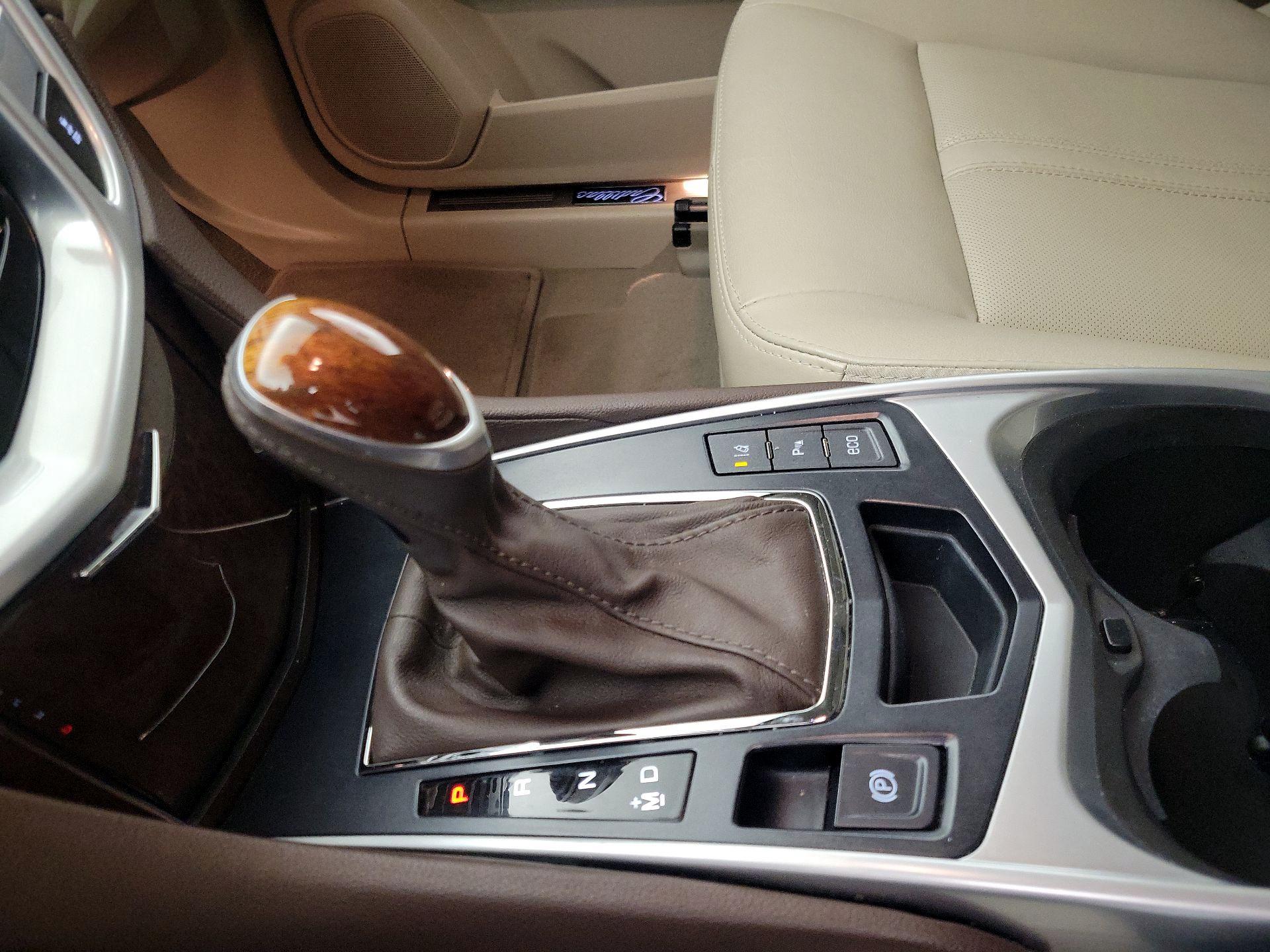 Thumbnail: 2016 Cadillac SRX - 17