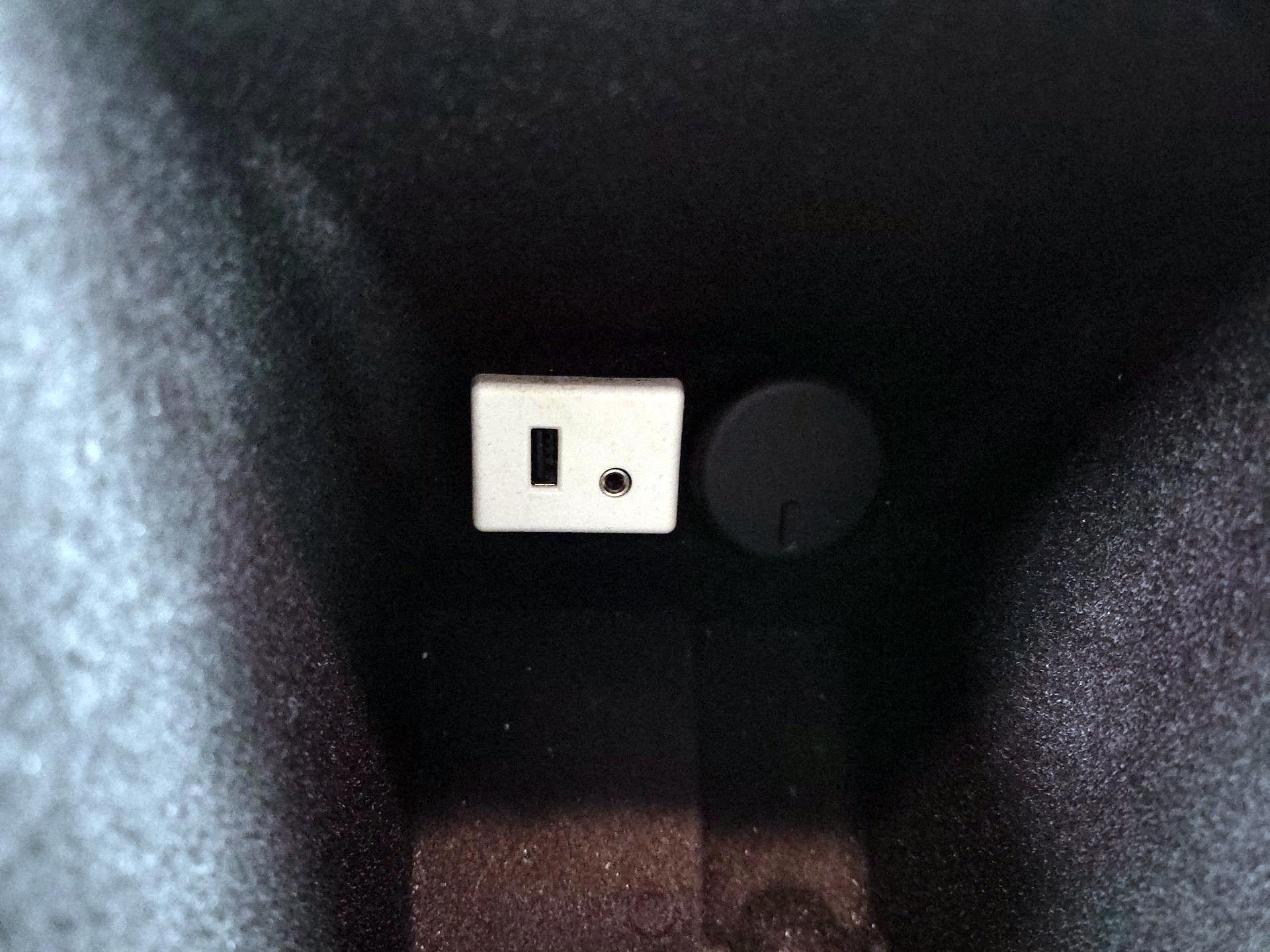 Thumbnail: 2016 Cadillac SRX - 18