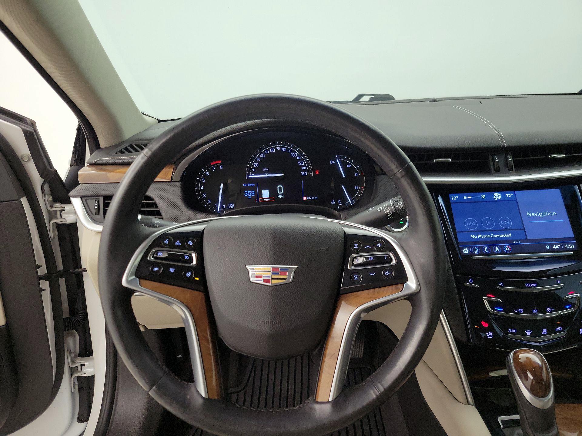 Thumbnail: 2018 Cadillac XTS - 10