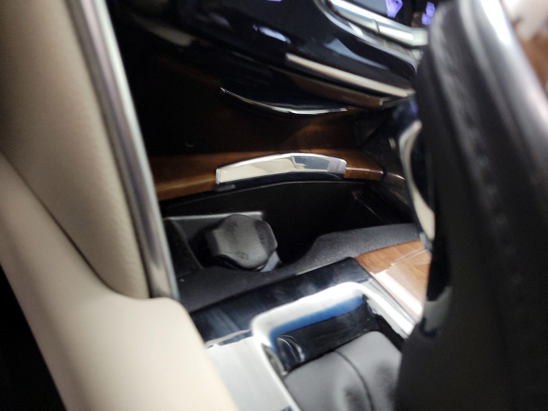 Thumbnail: 2018 Cadillac XTS - 18