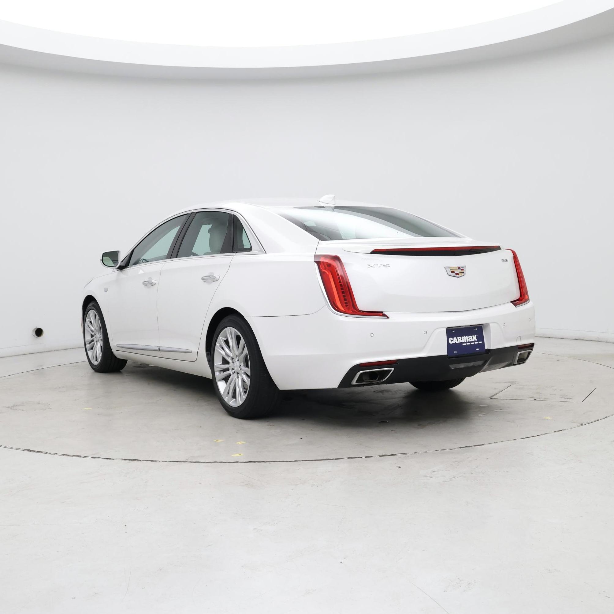 Thumbnail: 2018 Cadillac XTS - 2