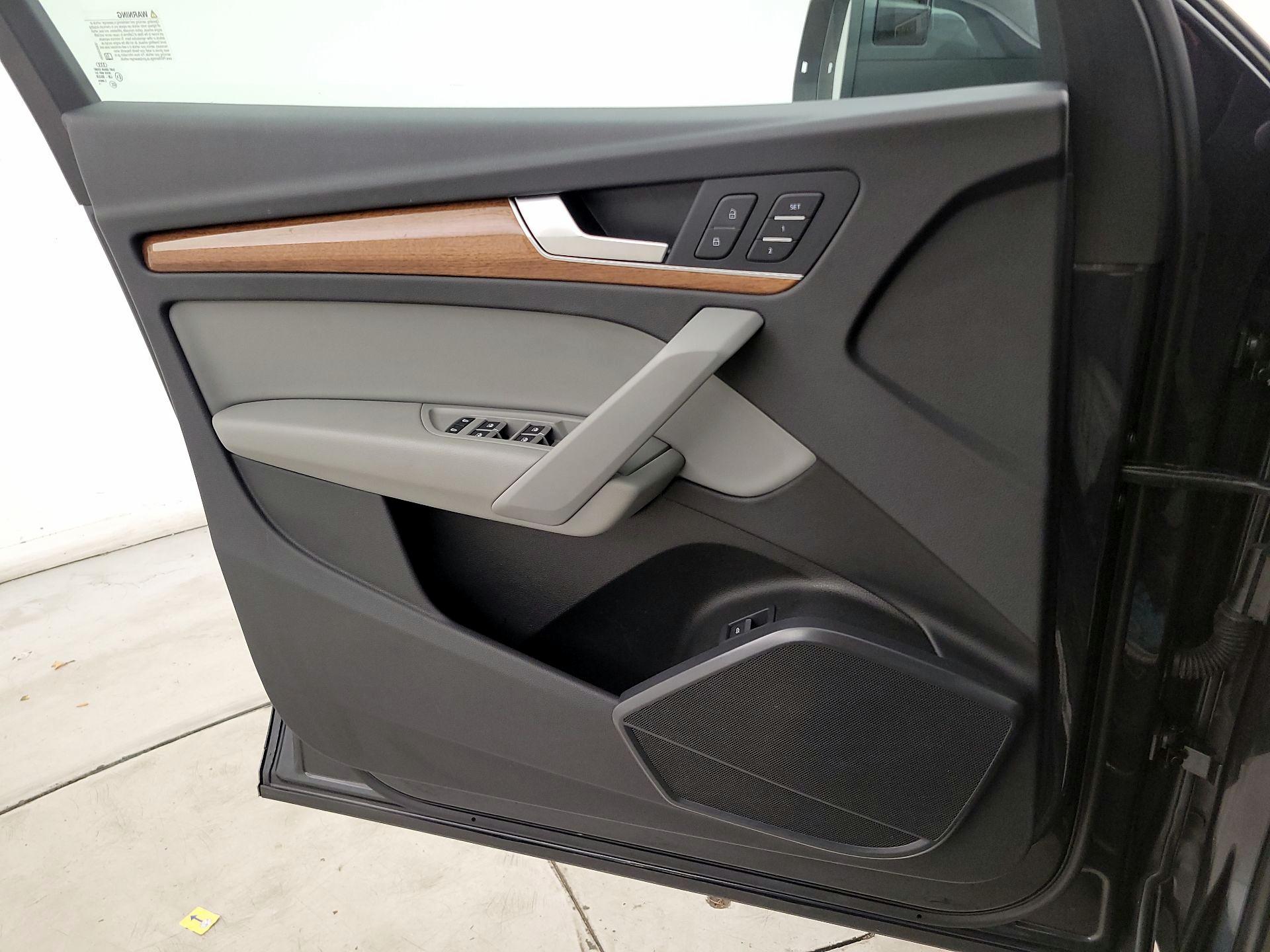 Thumbnail: 2021 Audi Q5 - 12