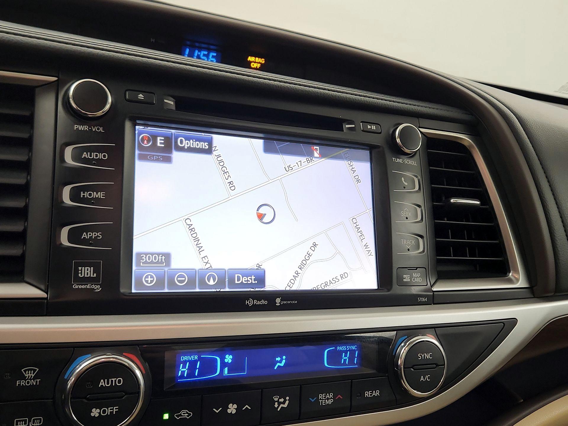 Thumbnail: 2015 Toyota Highlander - 12