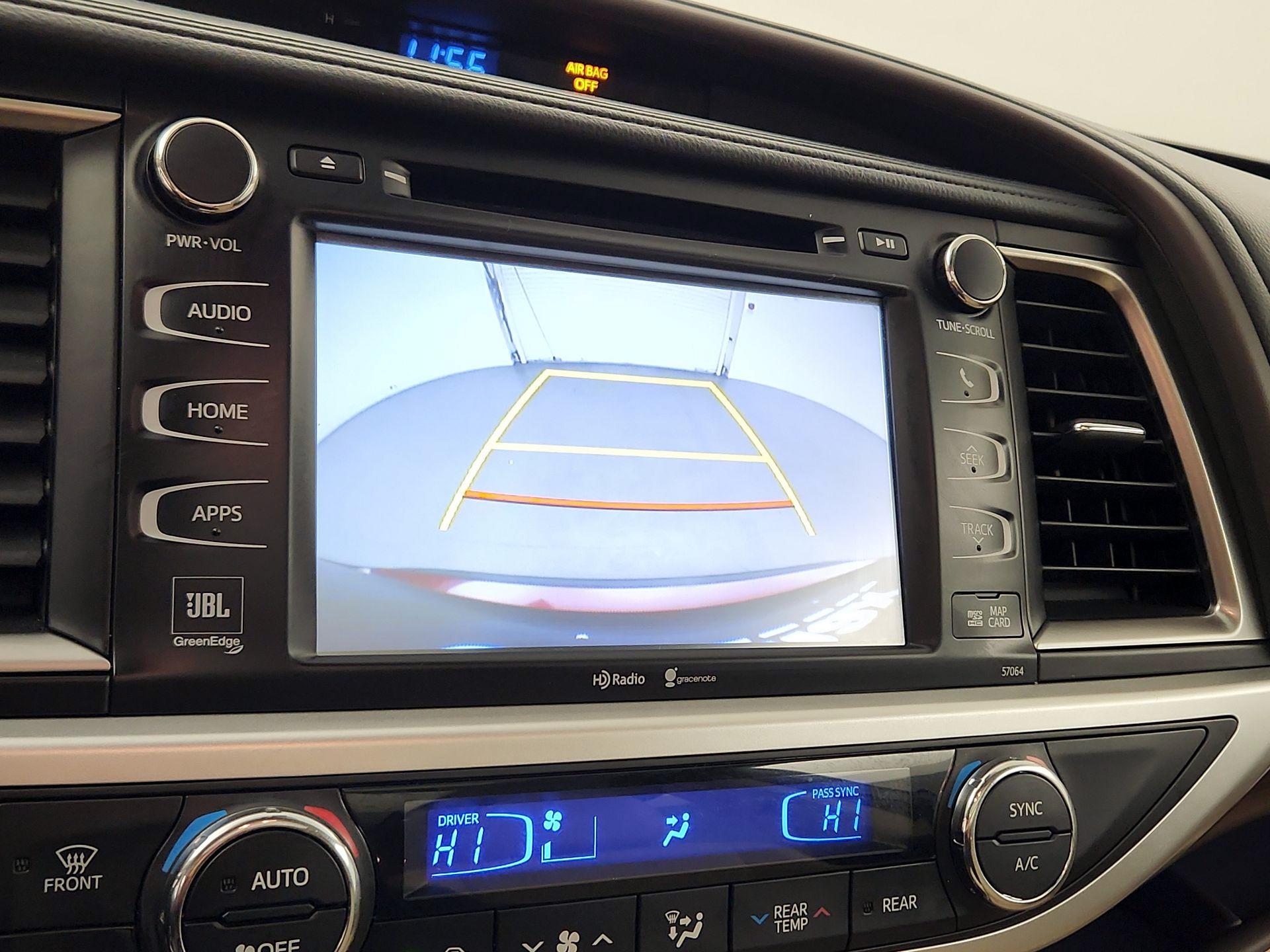 Thumbnail: 2015 Toyota Highlander - 13