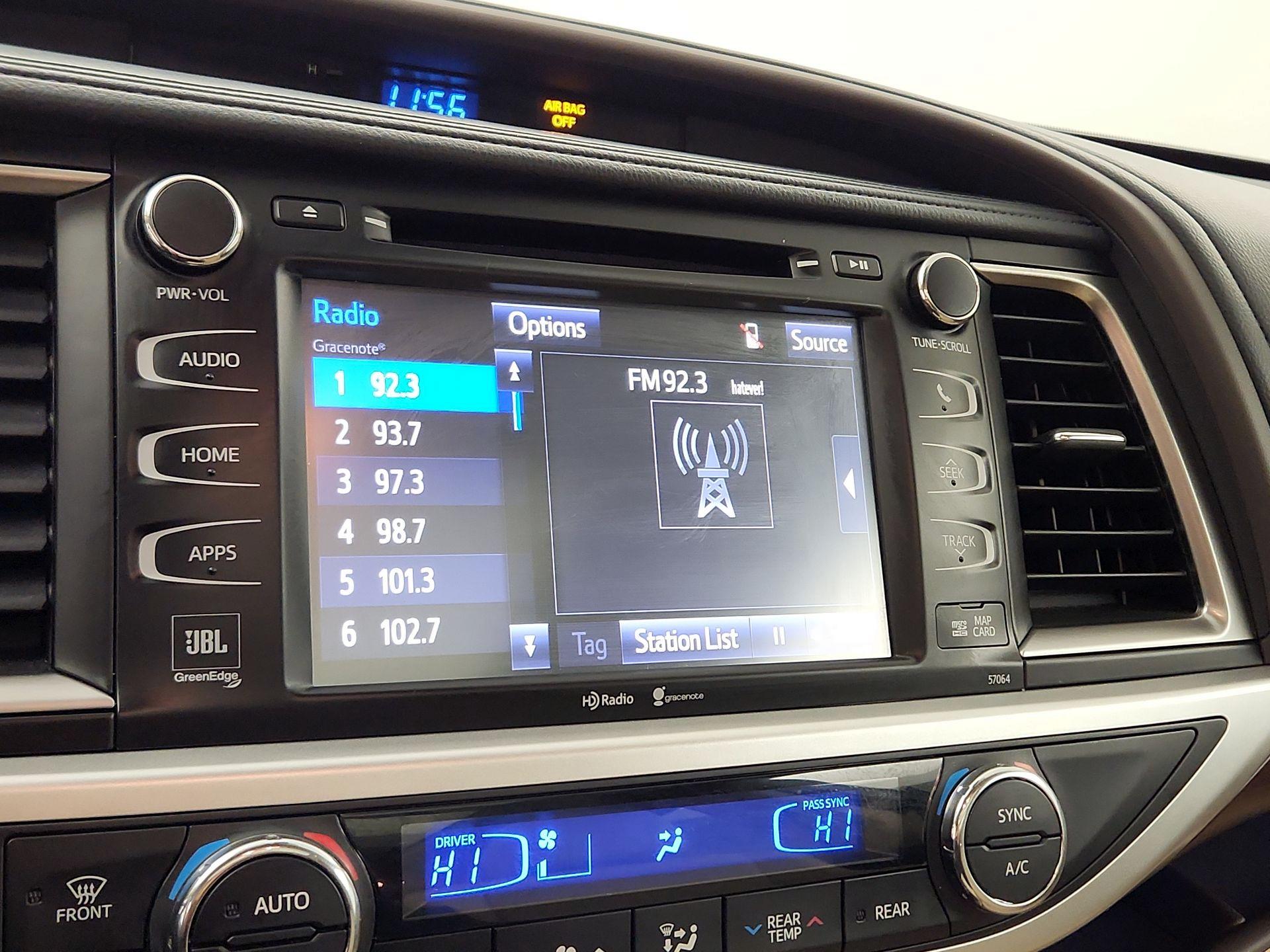 Thumbnail: 2015 Toyota Highlander - 14