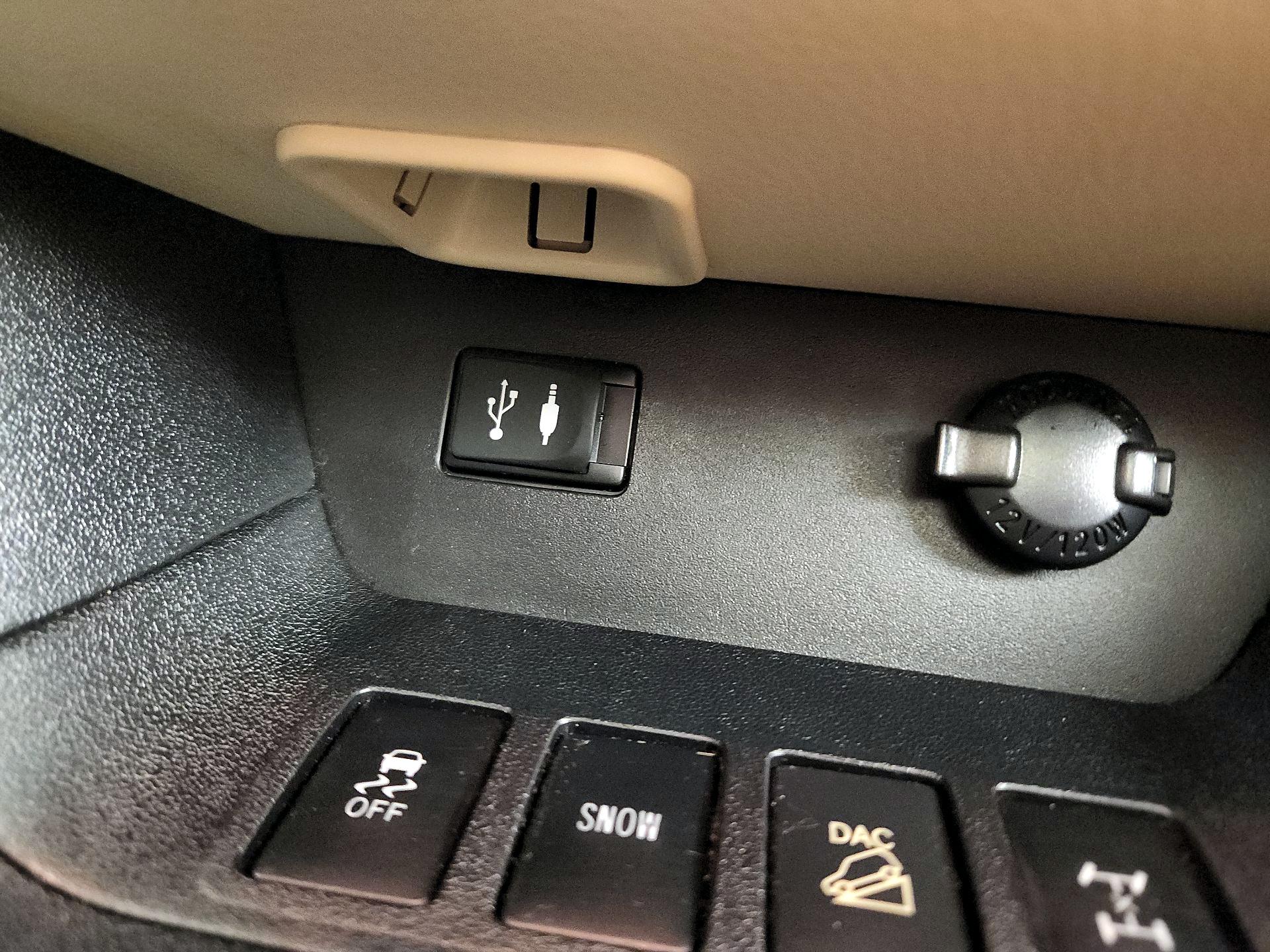 Thumbnail: 2015 Toyota Highlander - 17