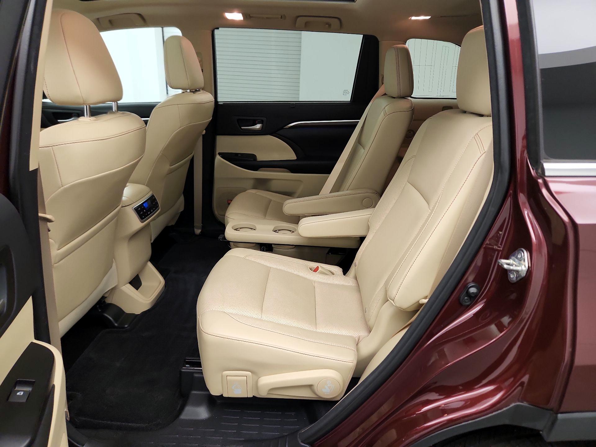 Thumbnail: 2015 Toyota Highlander - 19