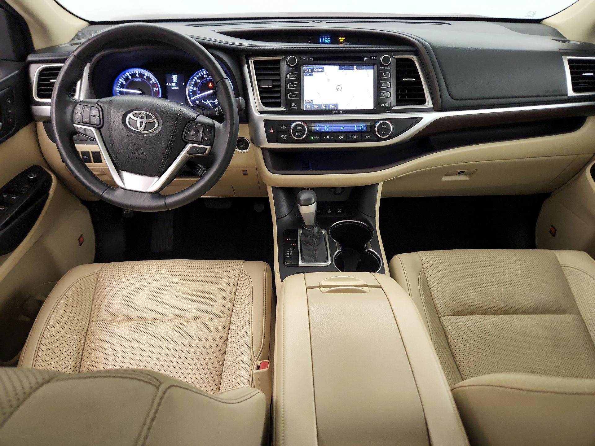 Thumbnail: 2015 Toyota Highlander - 8