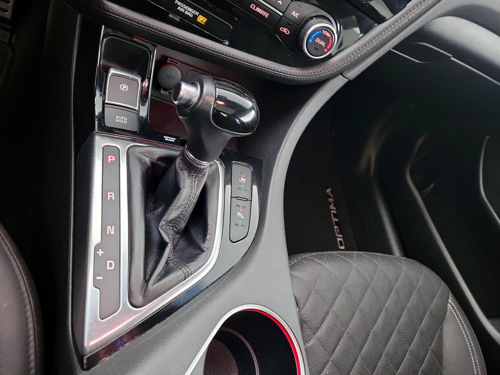 Thumbnail: 2015 Kia Optima - 16