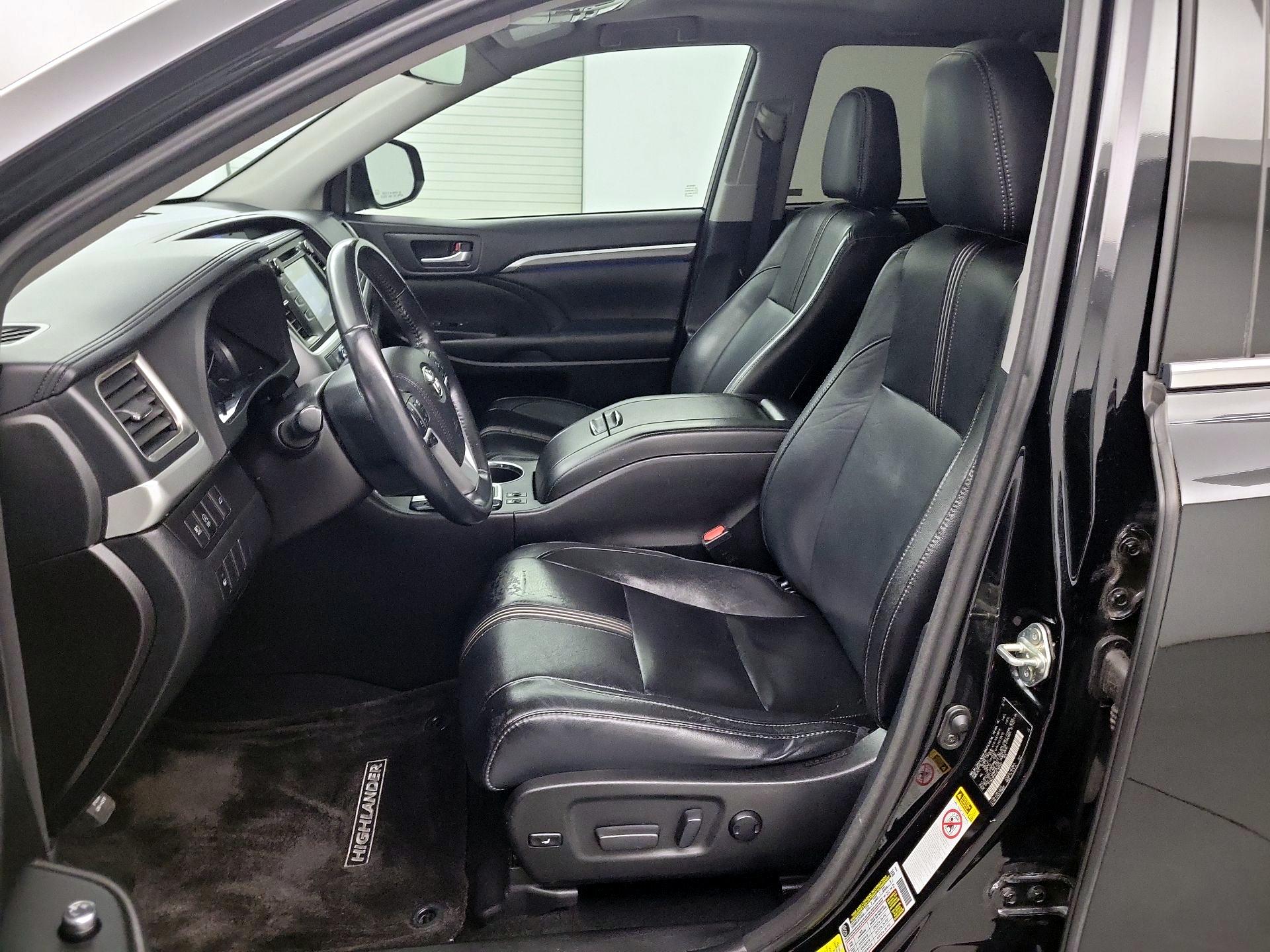 Thumbnail: 2018 Toyota Highlander - 9