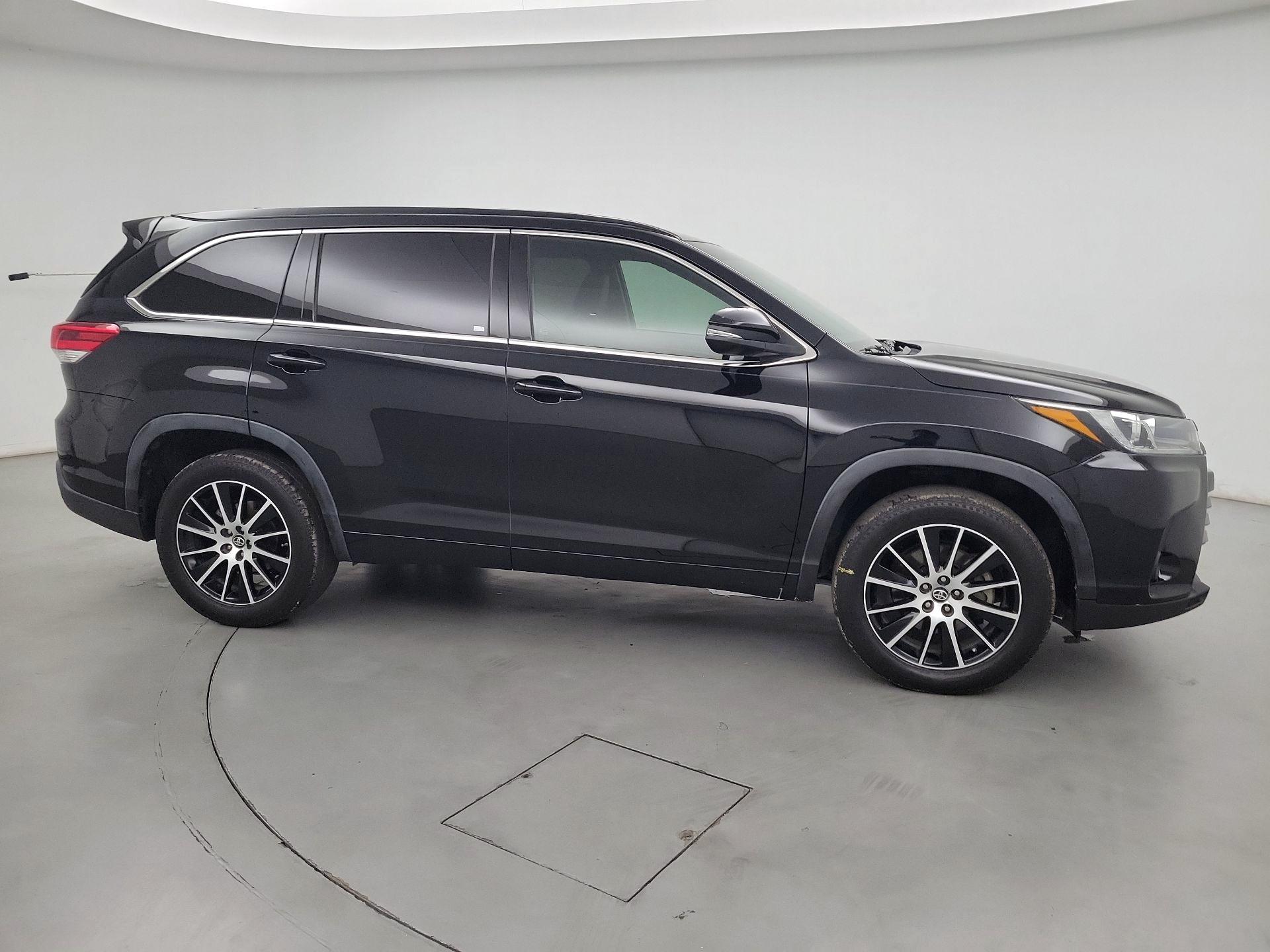 Thumbnail: 2018 Toyota Highlander - 4