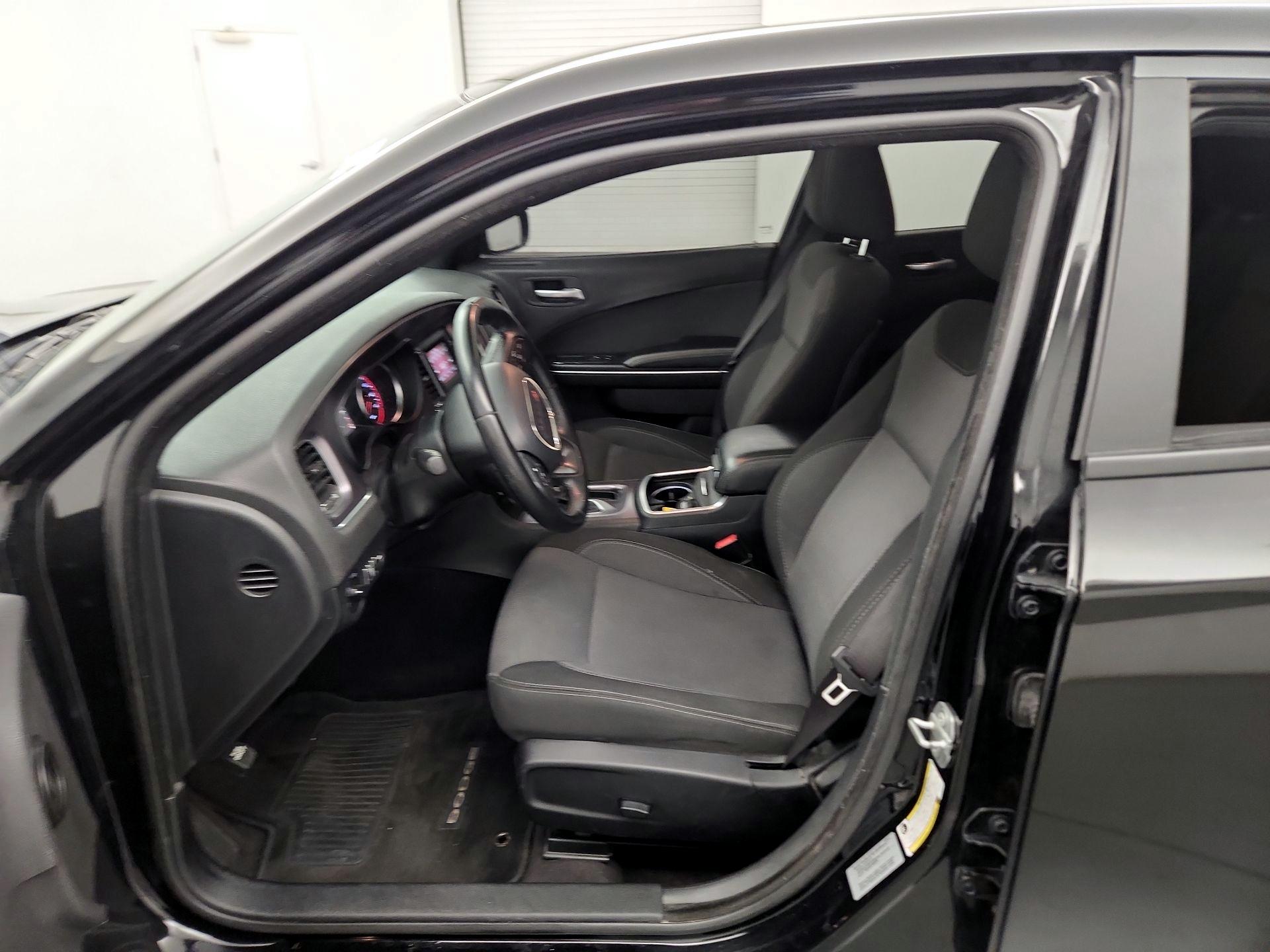 Thumbnail: 2017 Dodge Charger - 9