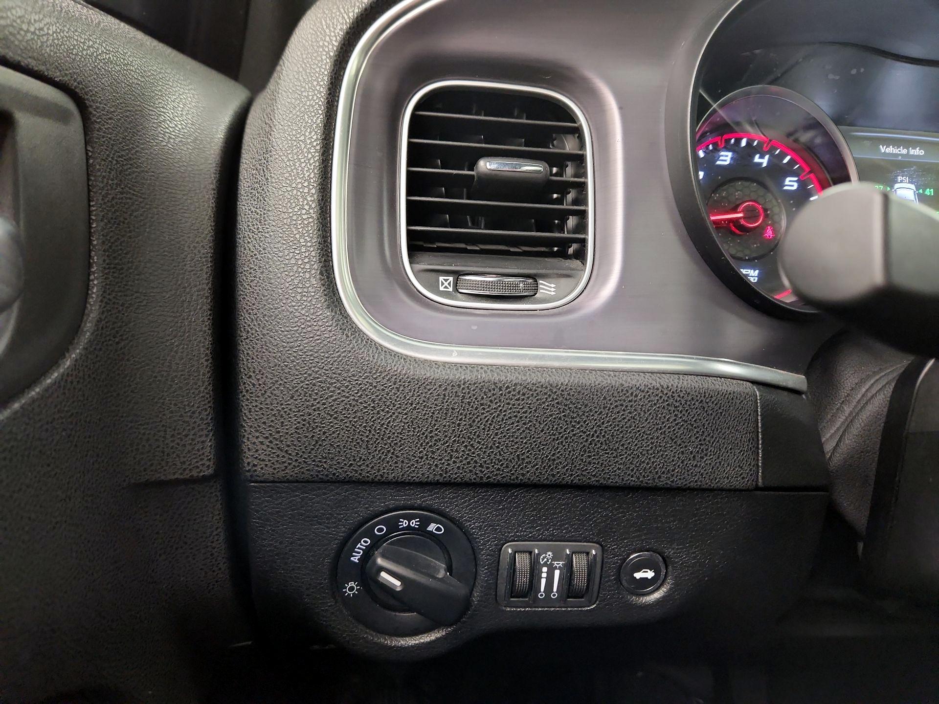 Thumbnail: 2017 Dodge Charger - 11