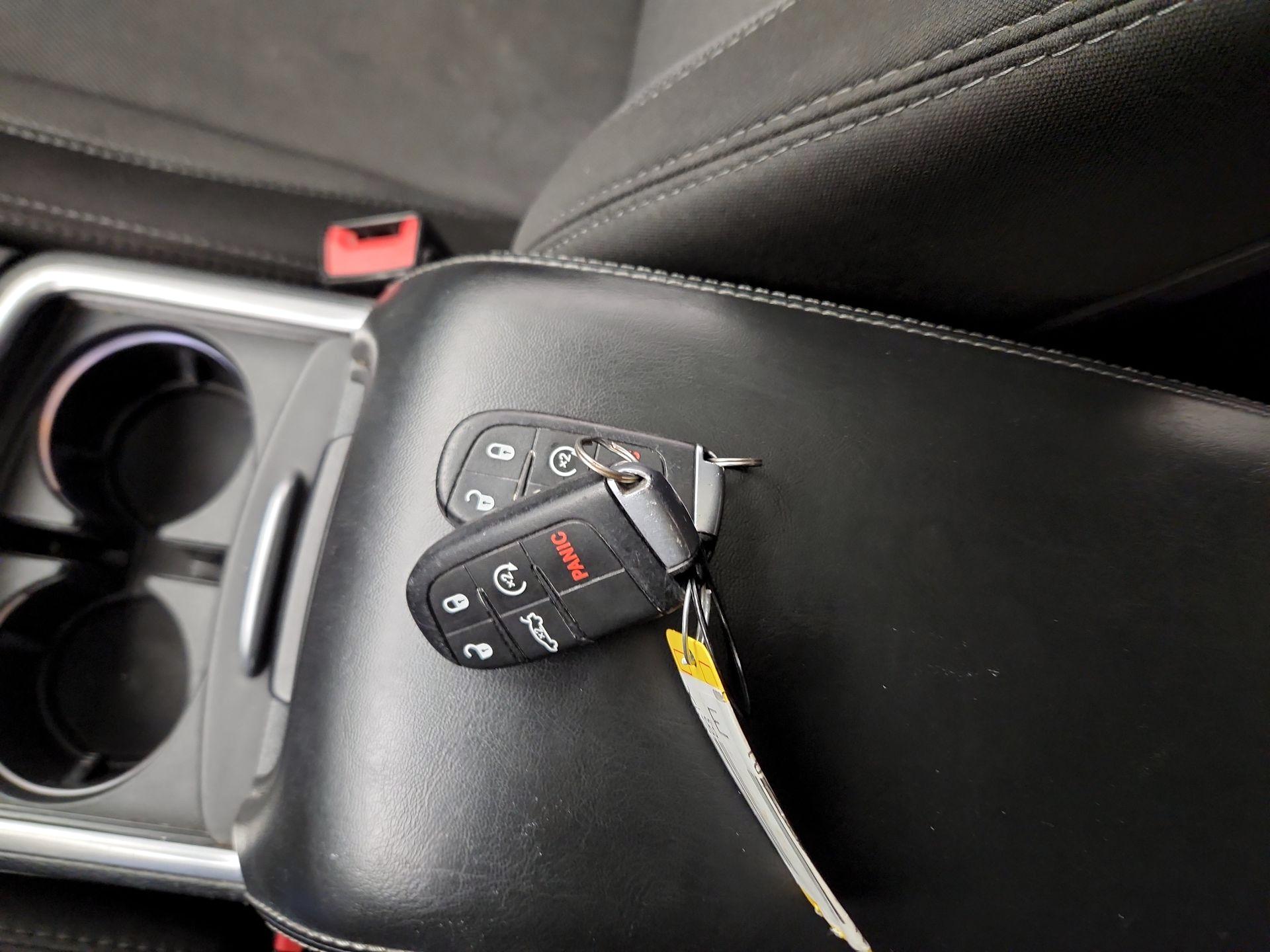 Thumbnail: 2017 Dodge Charger - 20