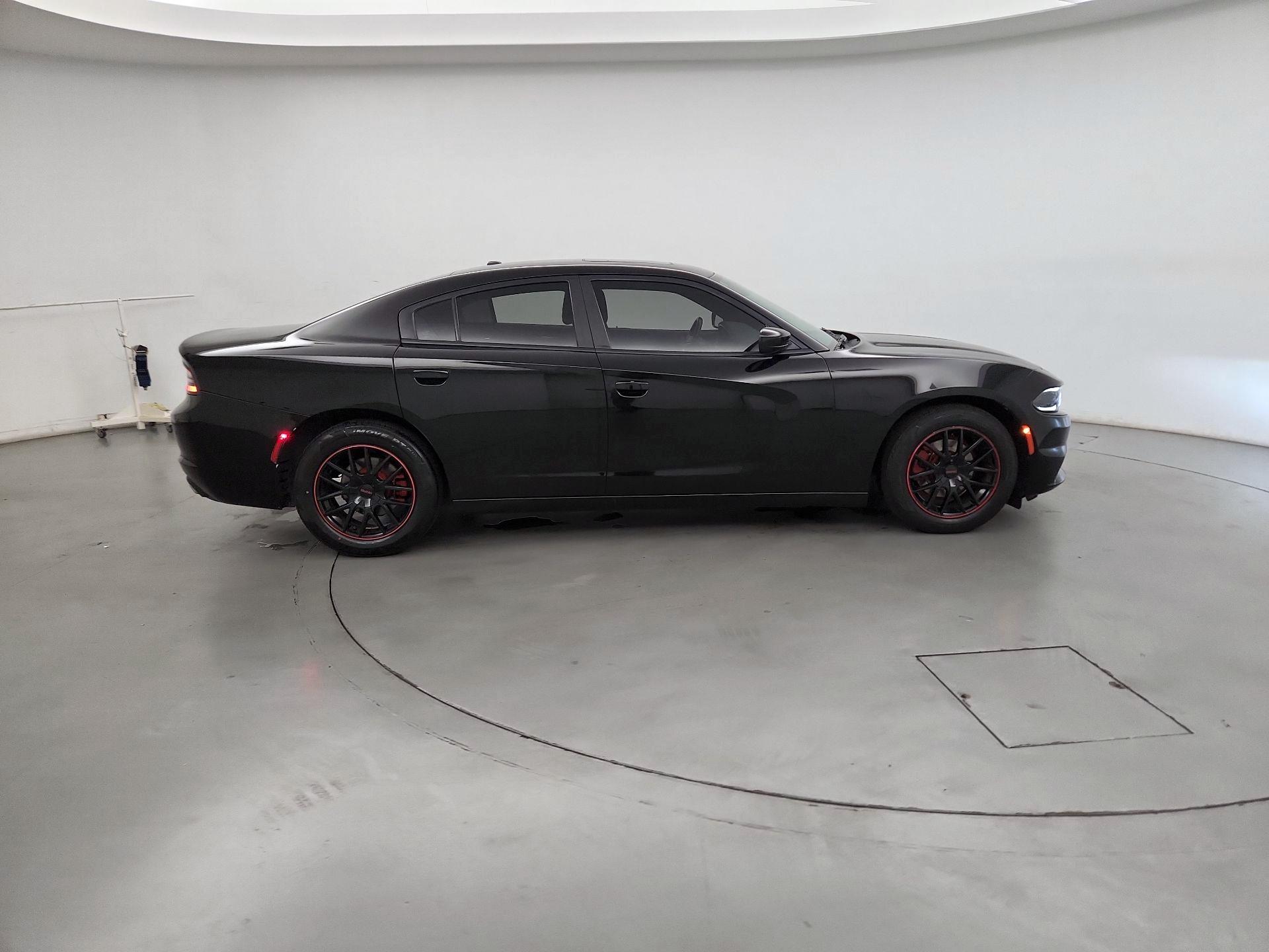 Thumbnail: 2017 Dodge Charger - 4