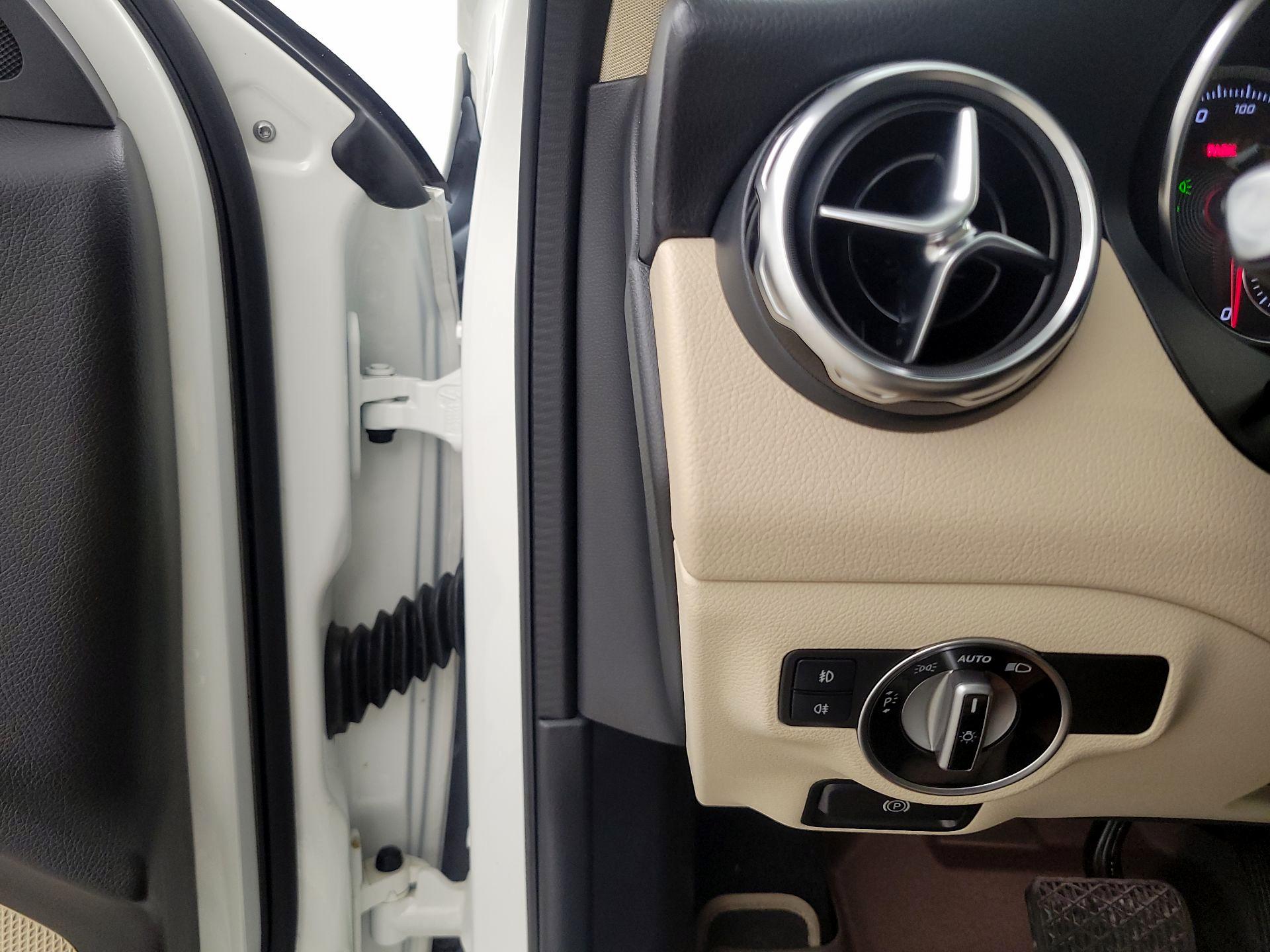 Thumbnail: 2020 Mercedes-Benz GLA - 13