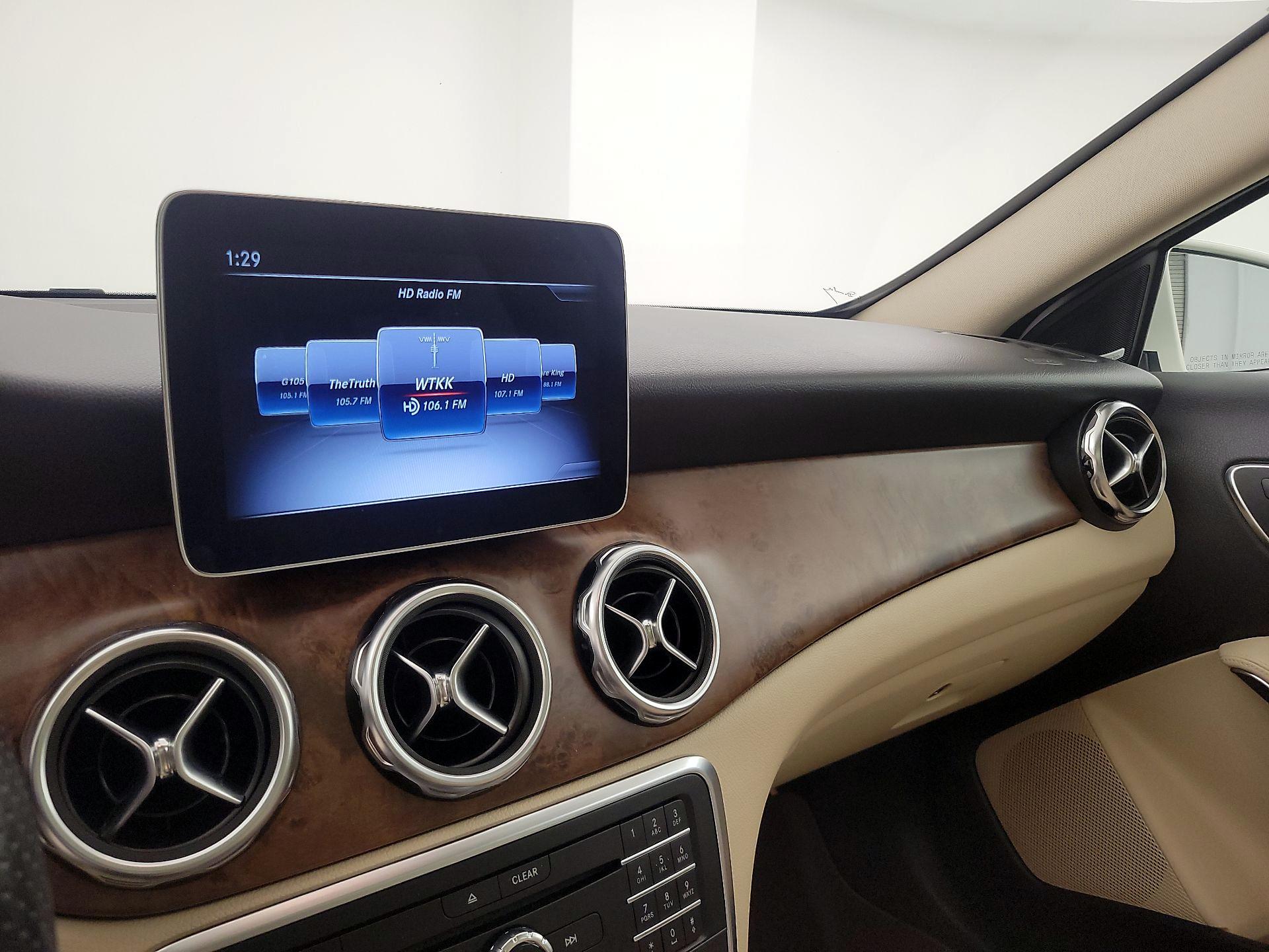 Thumbnail: 2020 Mercedes-Benz GLA - 15