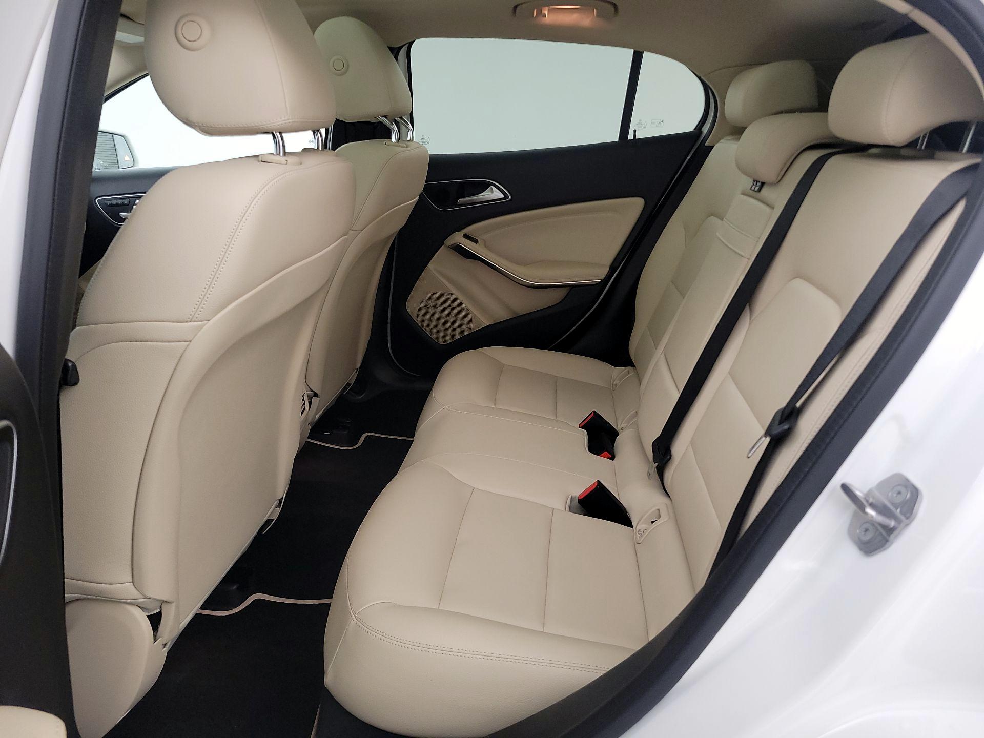 Thumbnail: 2020 Mercedes-Benz GLA - 20