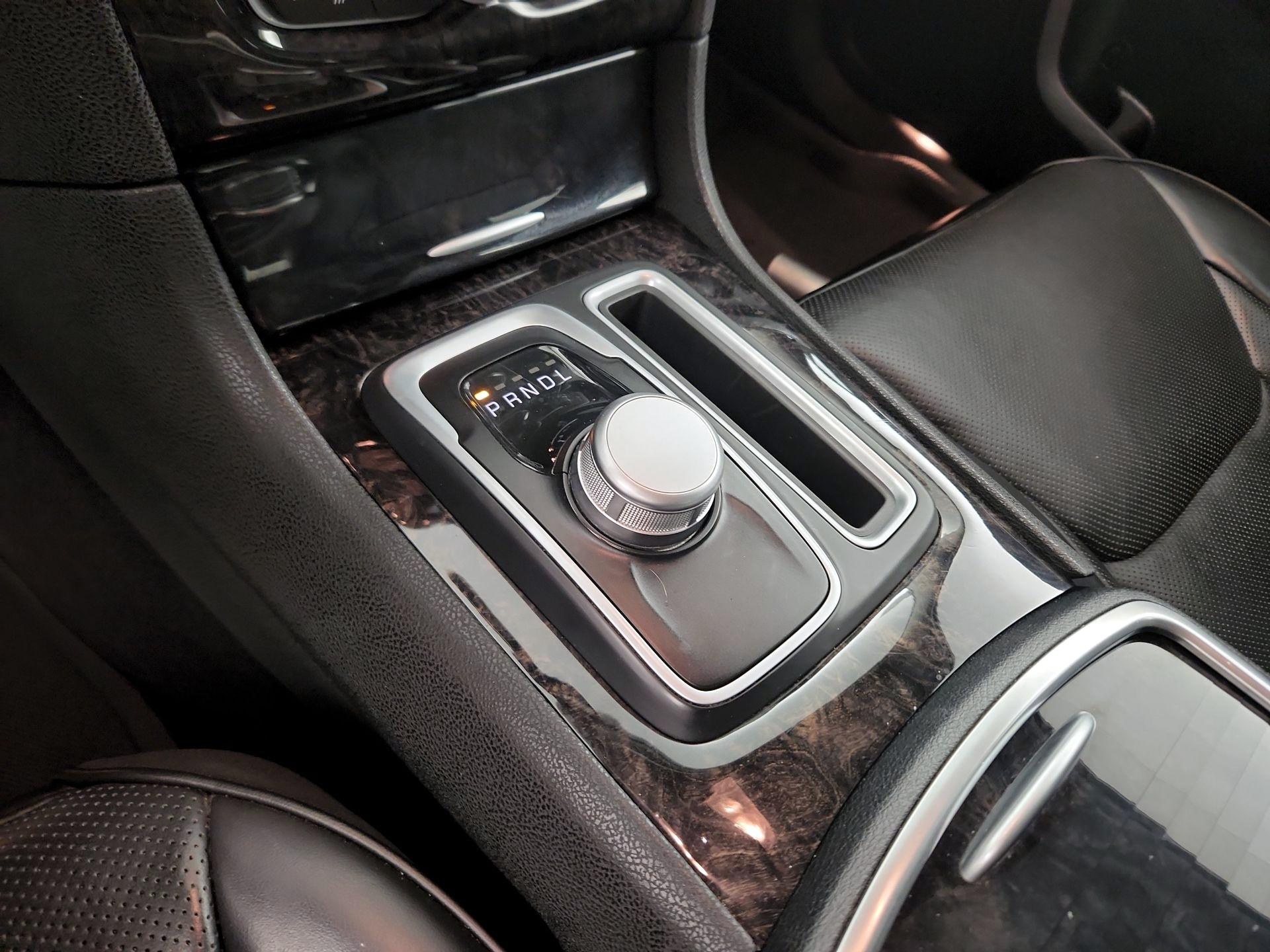 Thumbnail: 2016 Chrysler 300 - 14