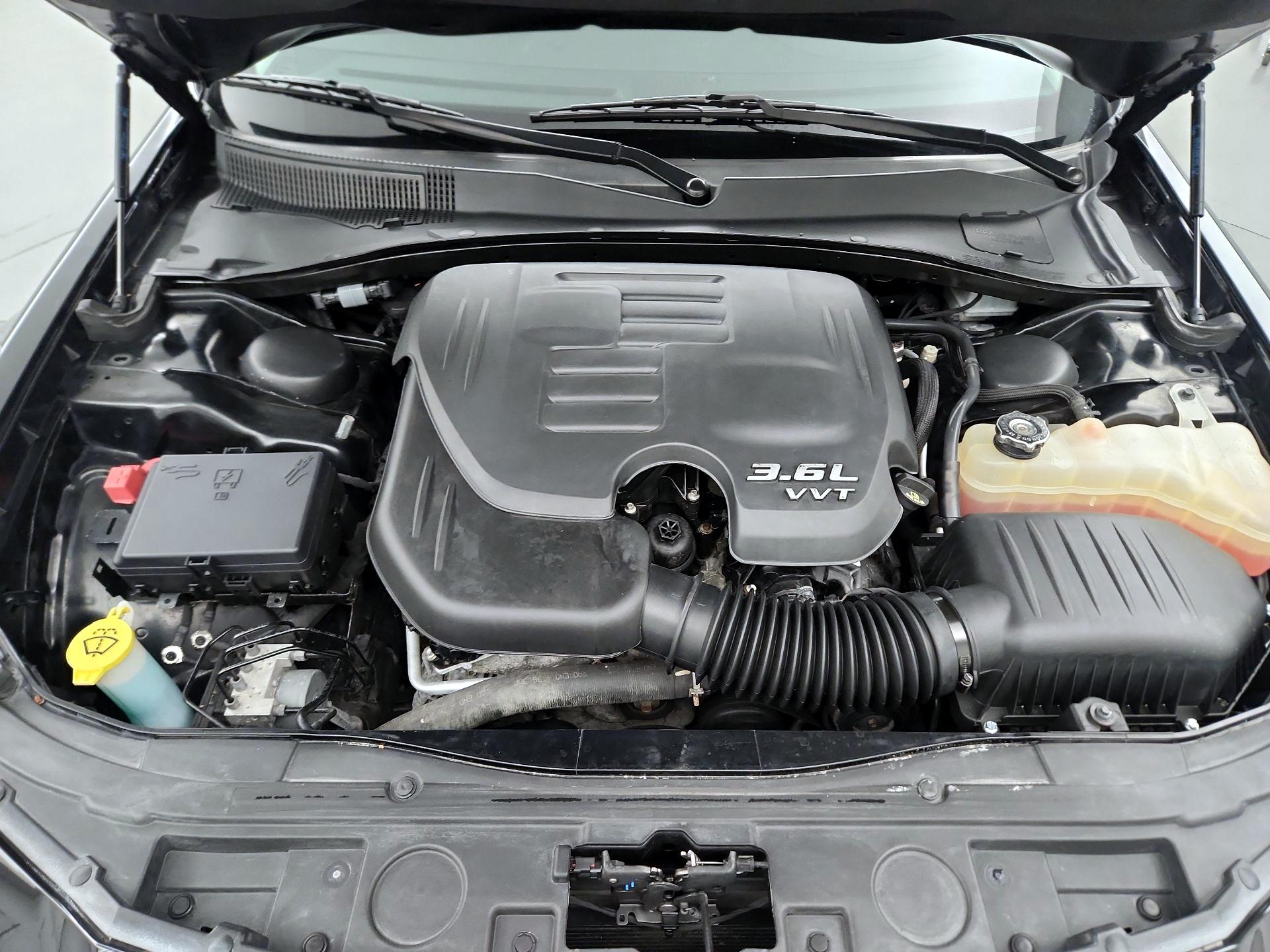 Thumbnail: 2016 Chrysler 300 - 17