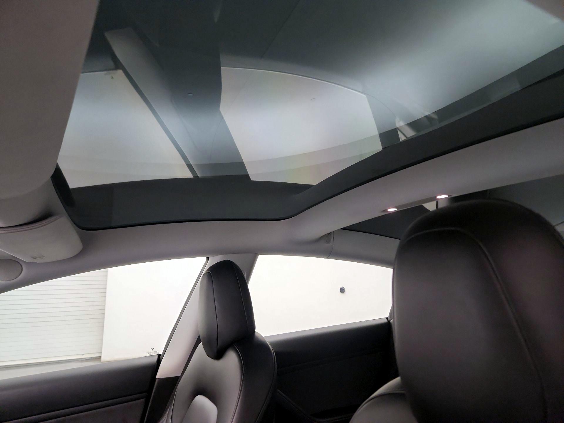 Thumbnail: 2019 Tesla Model 3 - 17