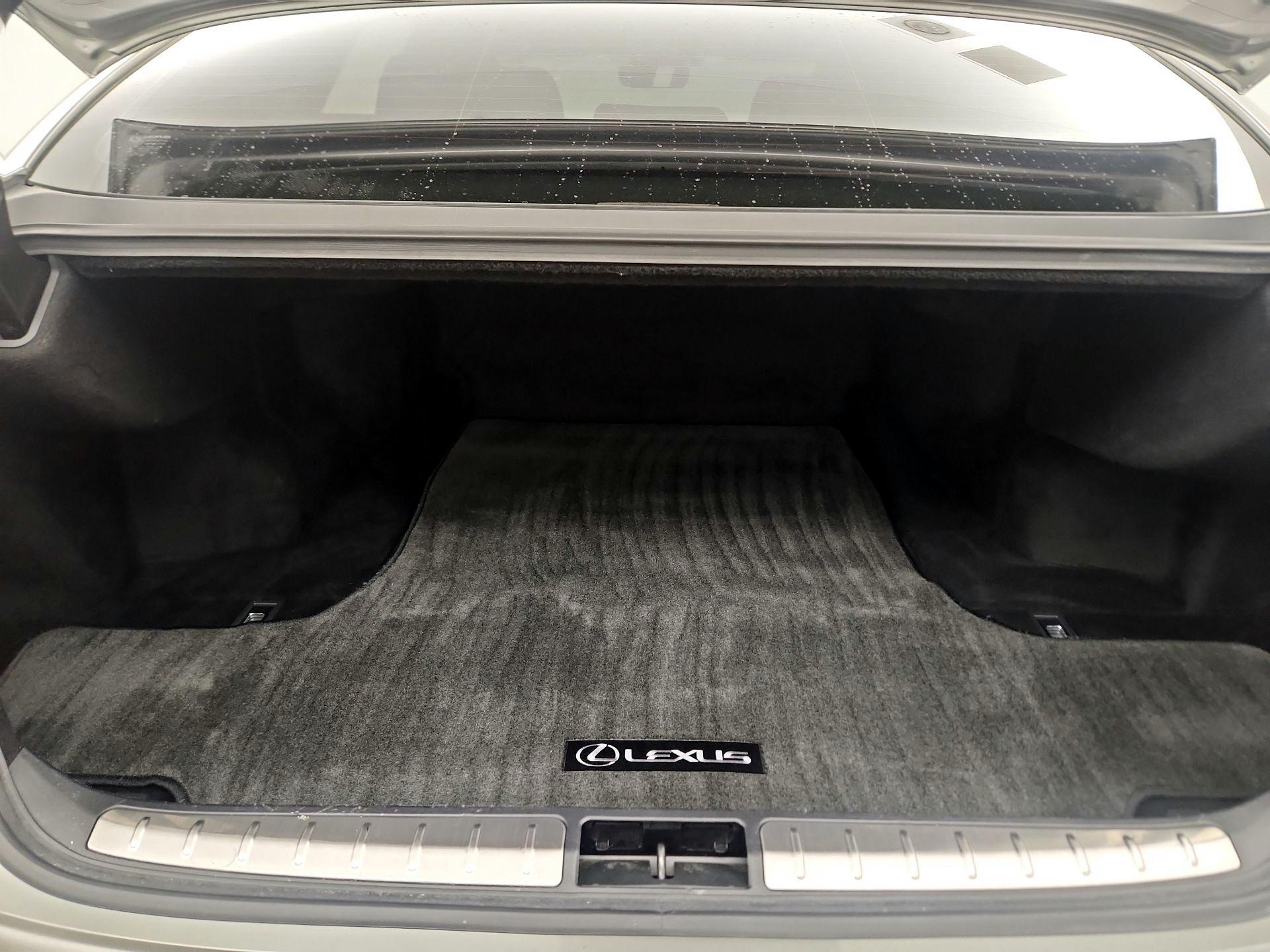 Thumbnail: 2019 Lexus LS - 20