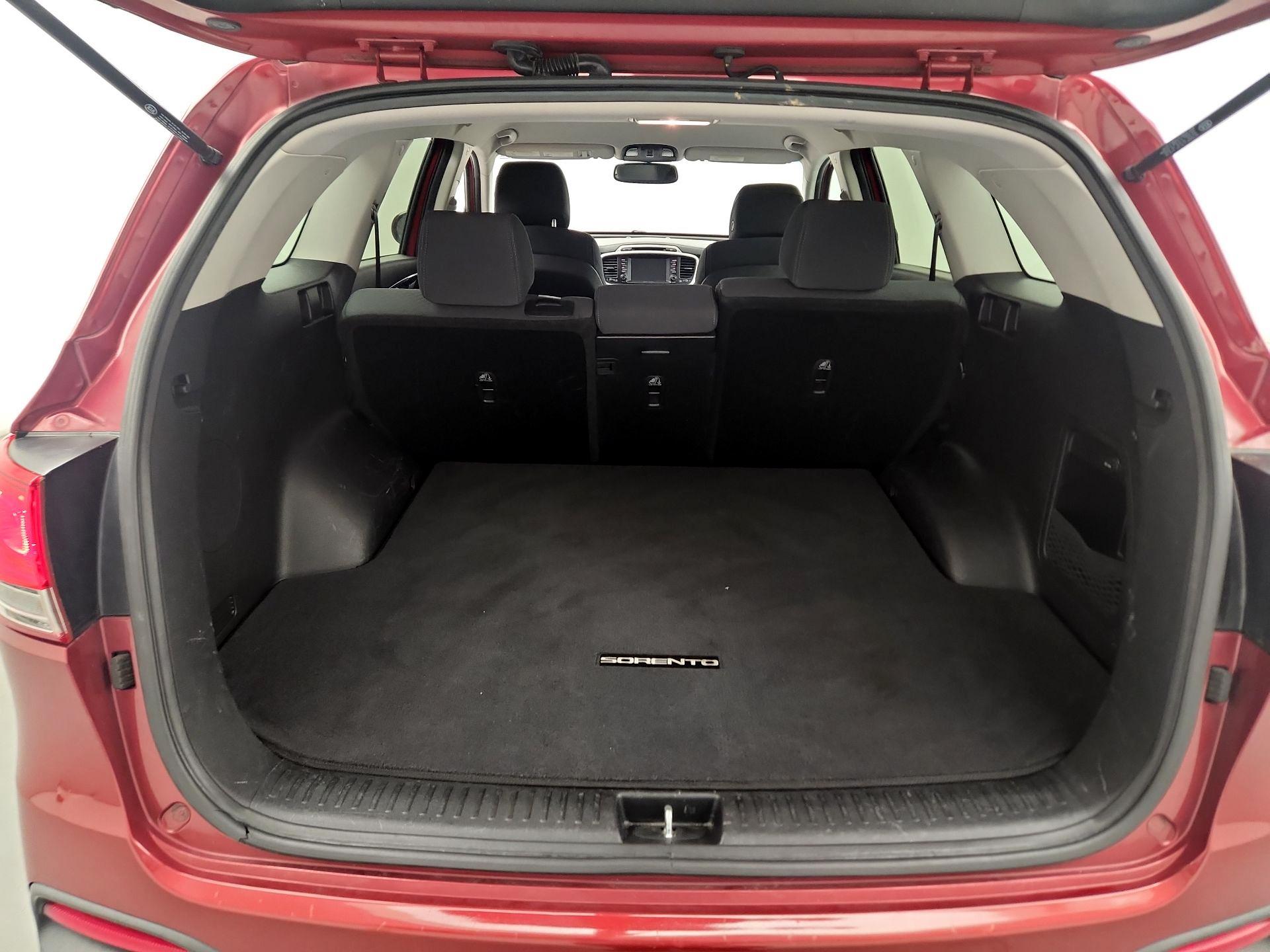 Thumbnail: 2017 Kia Sorento - 18