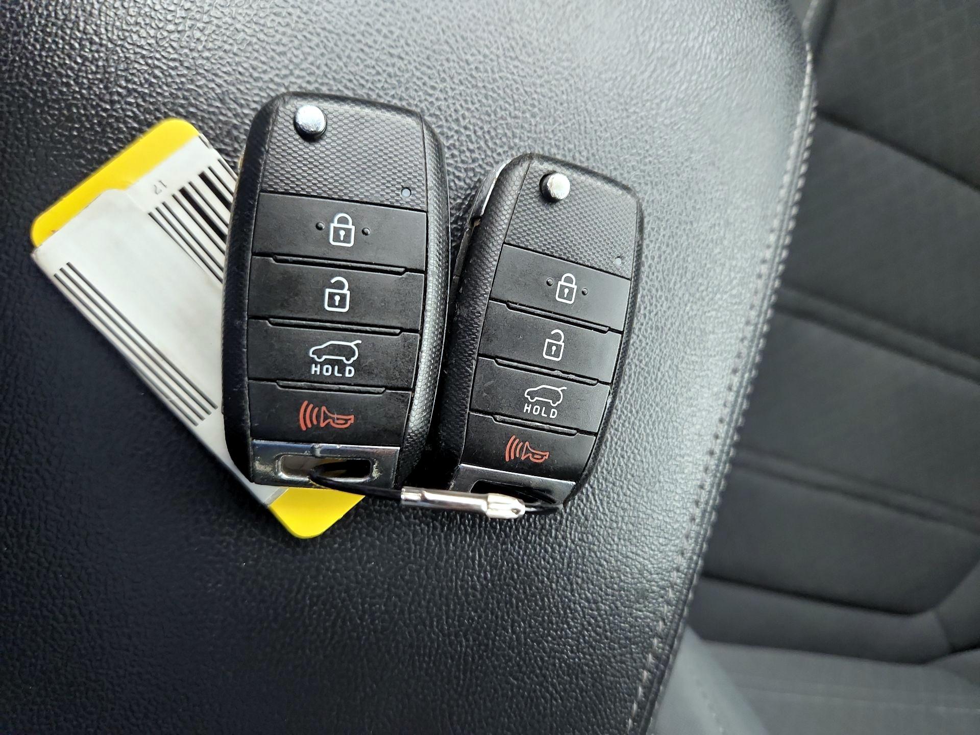 Thumbnail: 2017 Kia Sorento - 20