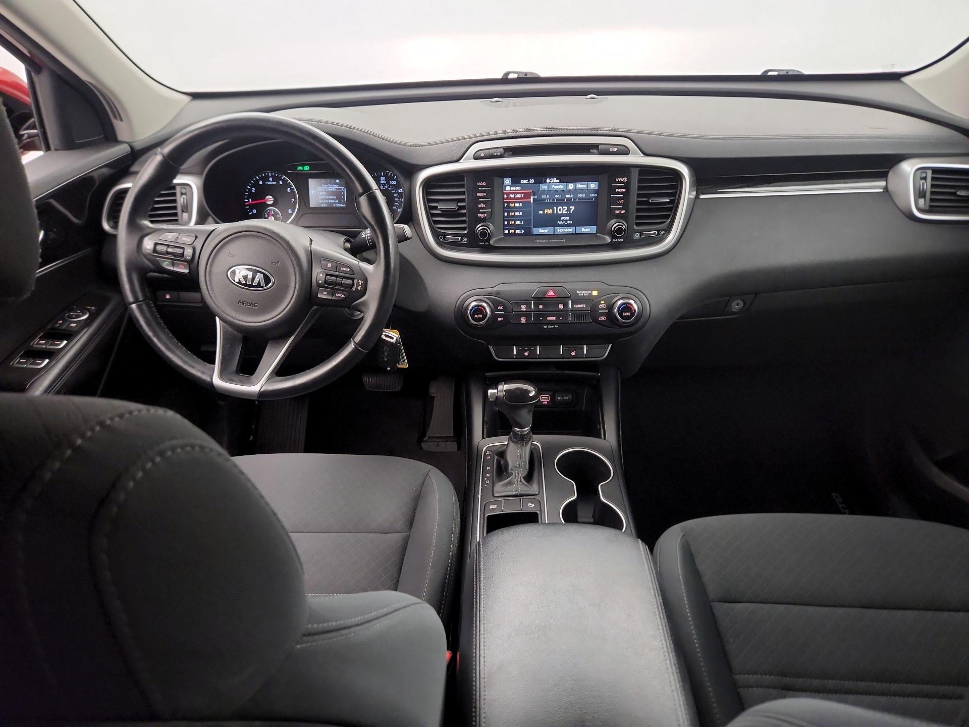 Thumbnail: 2017 Kia Sorento - 8