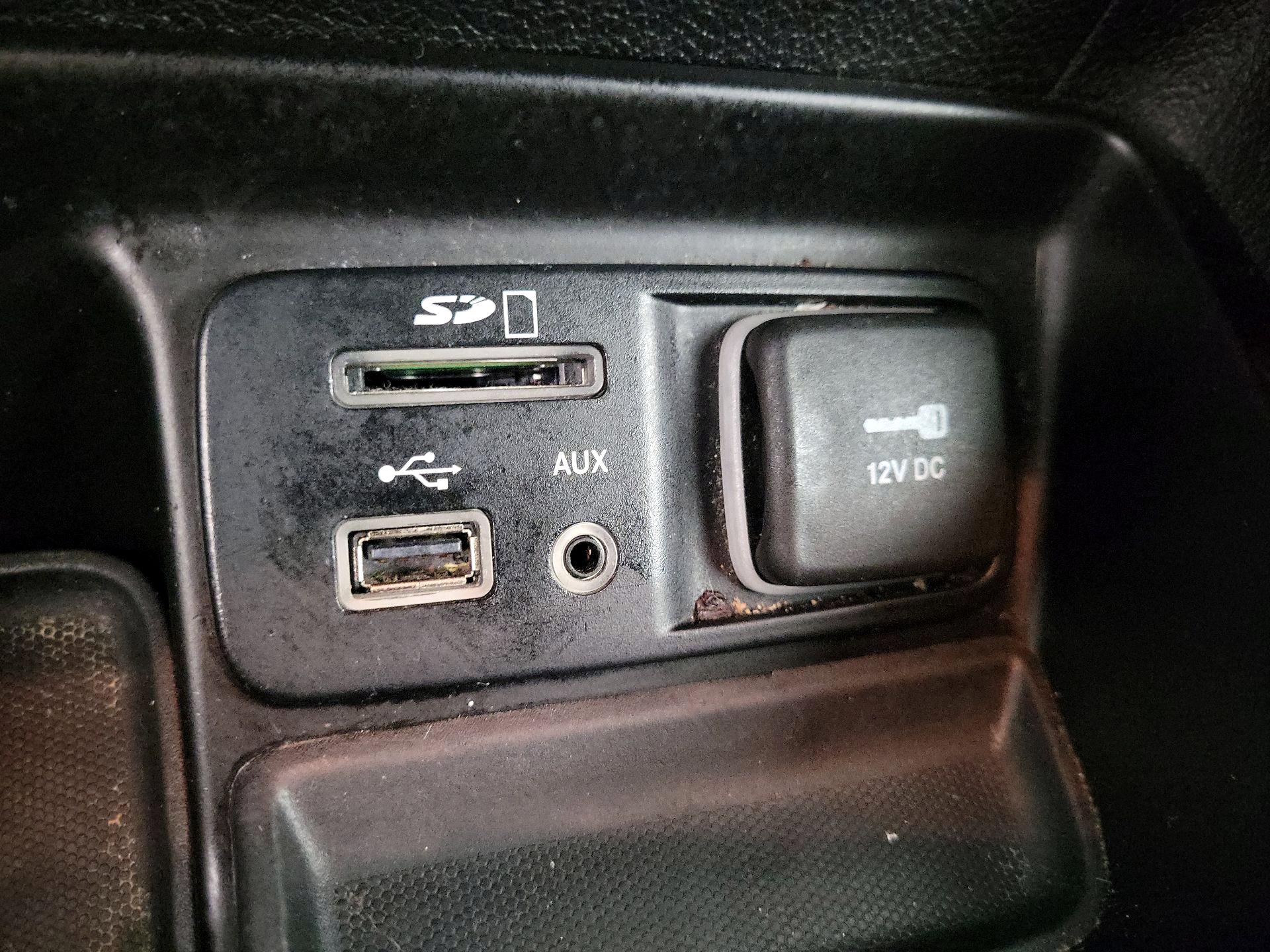 Thumbnail: 2014 Jeep Cherokee - 16