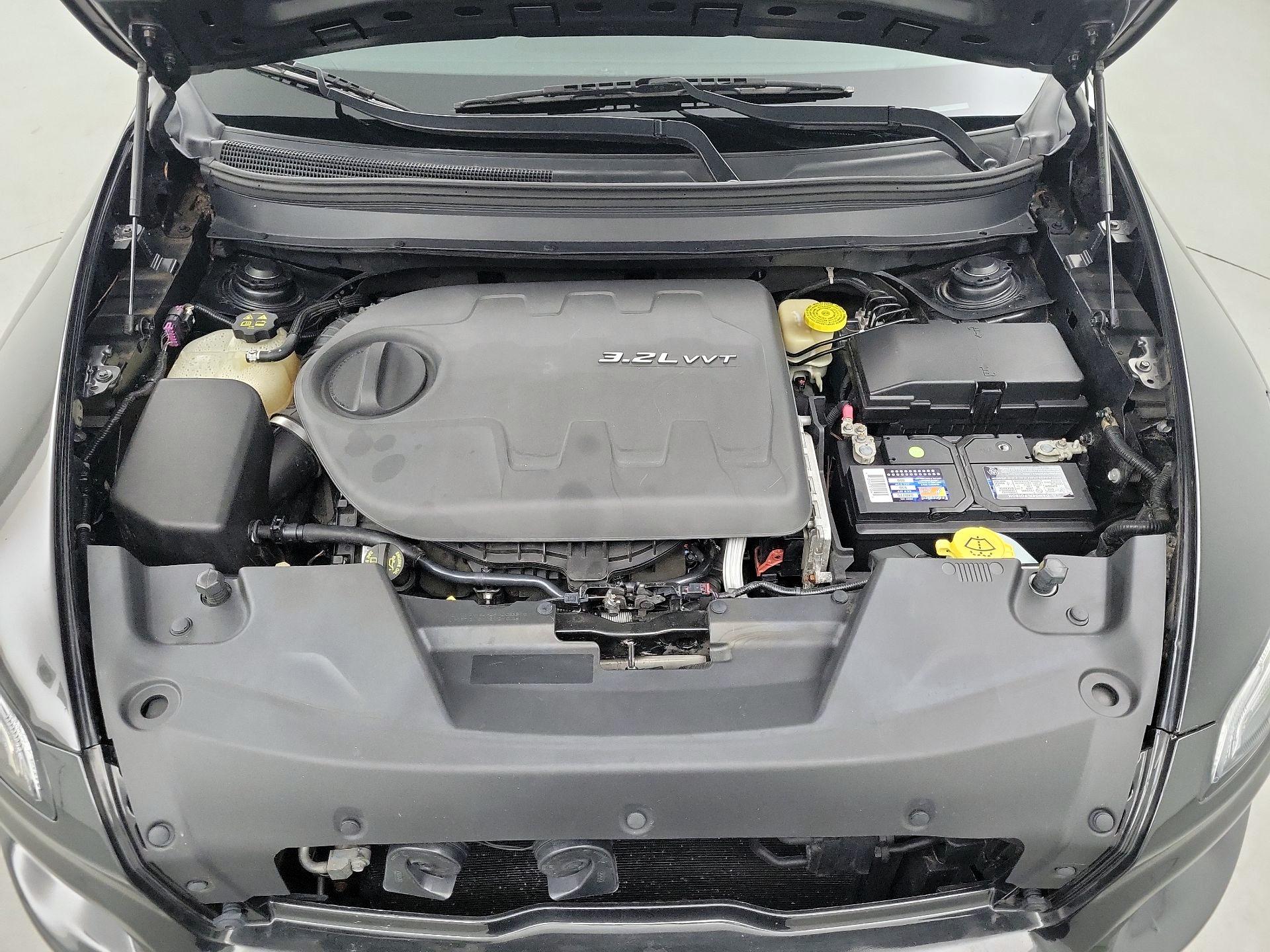 Thumbnail: 2014 Jeep Cherokee - 19