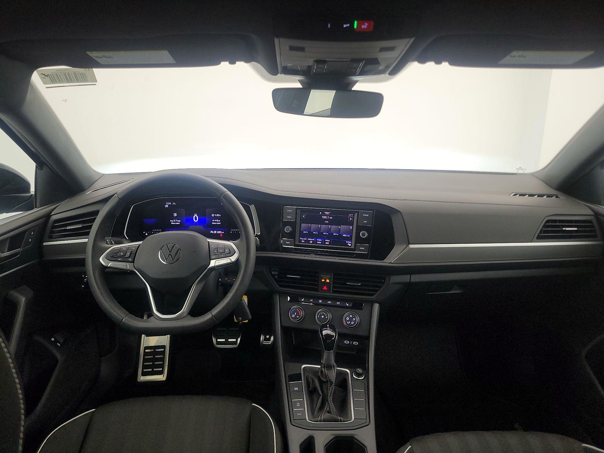 Thumbnail: 2024 Volkswagen Jetta - 9