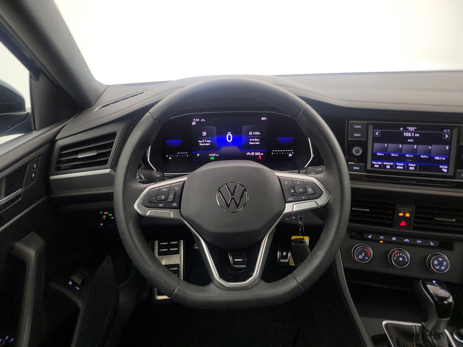 Thumbnail: 2024 Volkswagen Jetta - 10