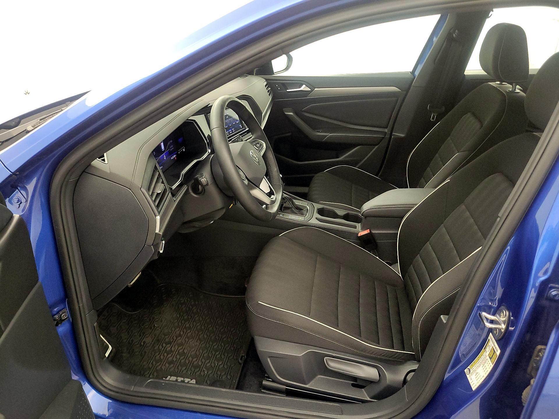 Thumbnail: 2024 Volkswagen Jetta - 11