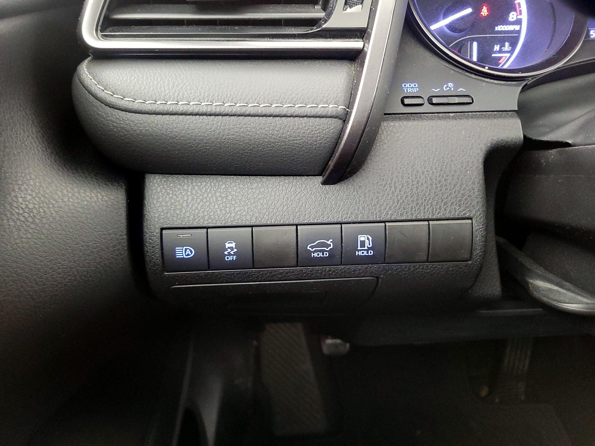 Thumbnail: 2021 Toyota Camry - 13