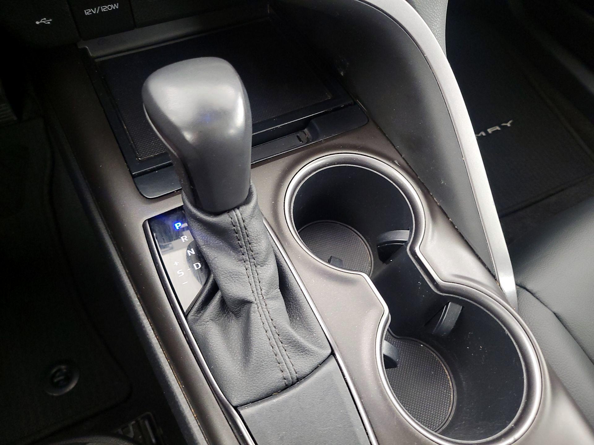 Thumbnail: 2021 Toyota Camry - 17