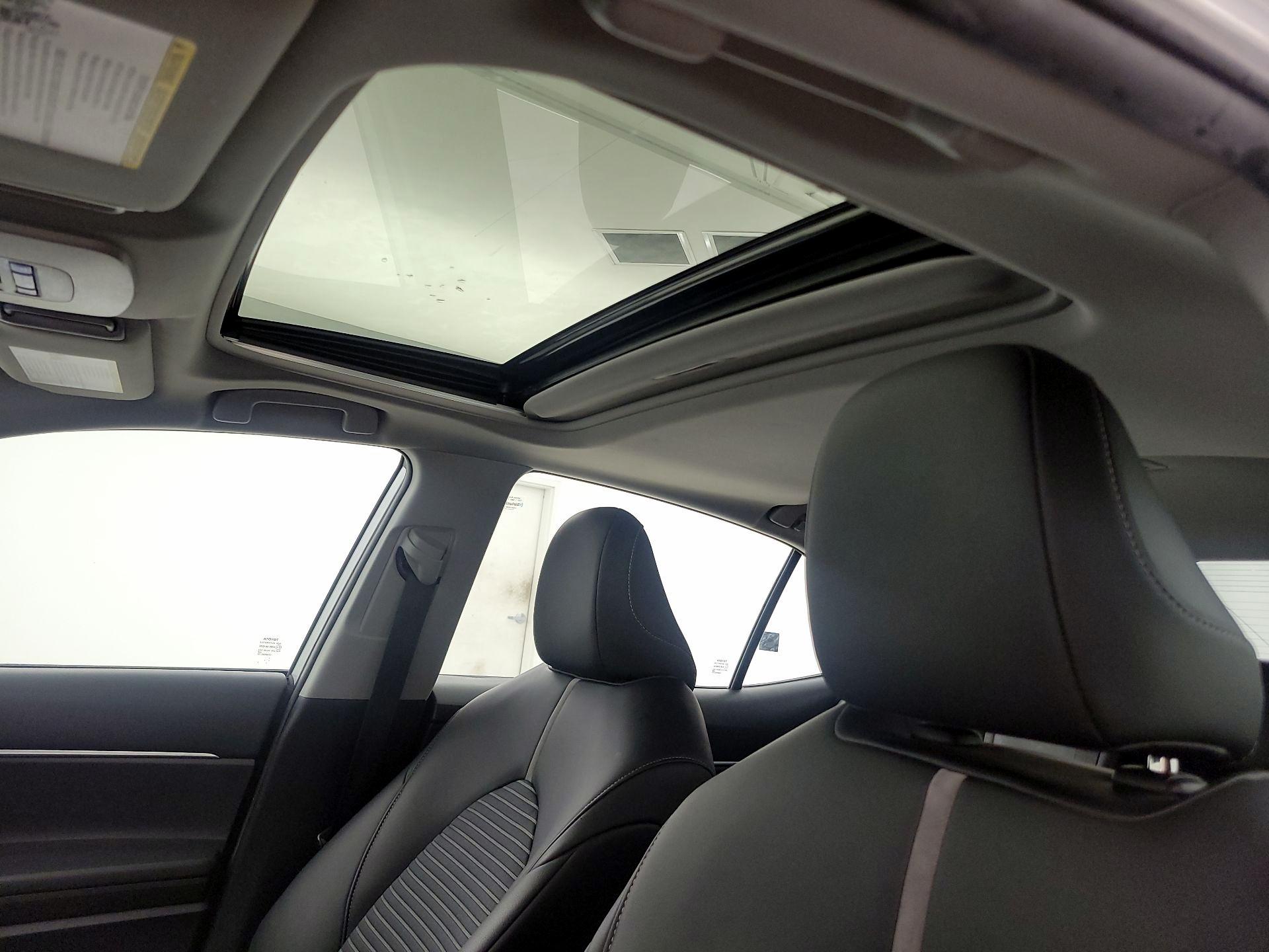 Thumbnail: 2021 Toyota Camry - 19