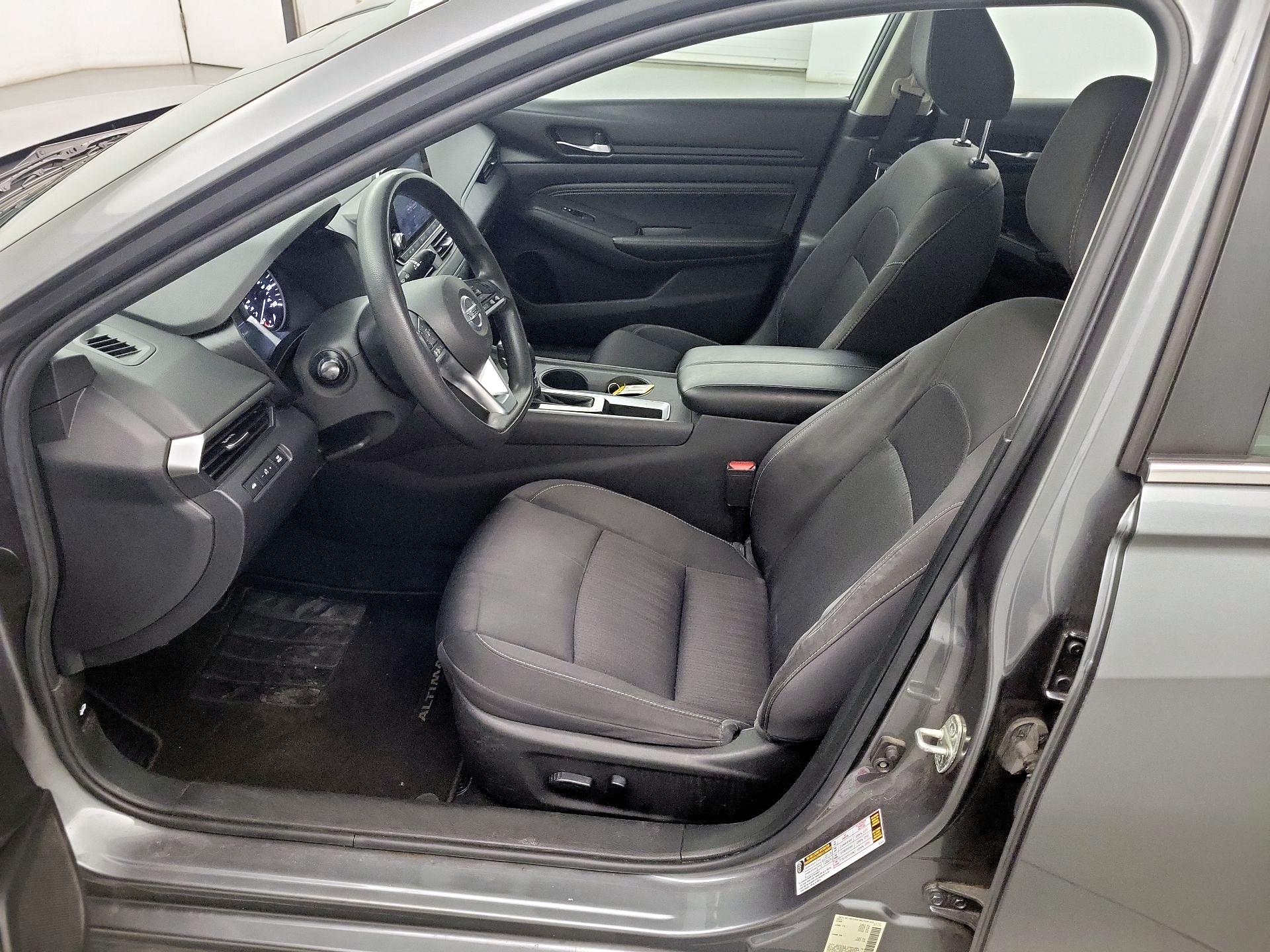 Thumbnail: 2020 Nissan Altima - 9