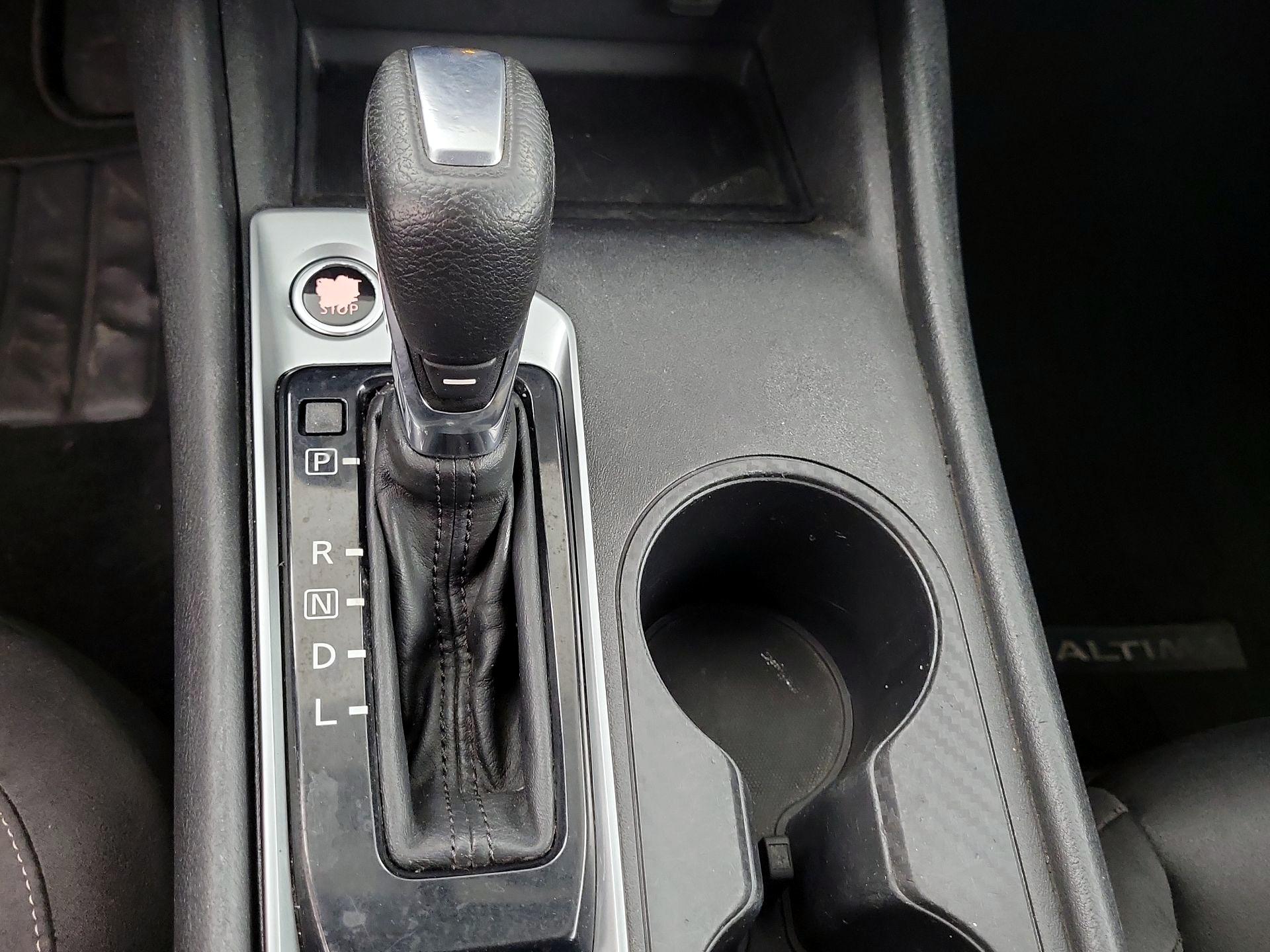 Thumbnail: 2020 Nissan Altima - 15