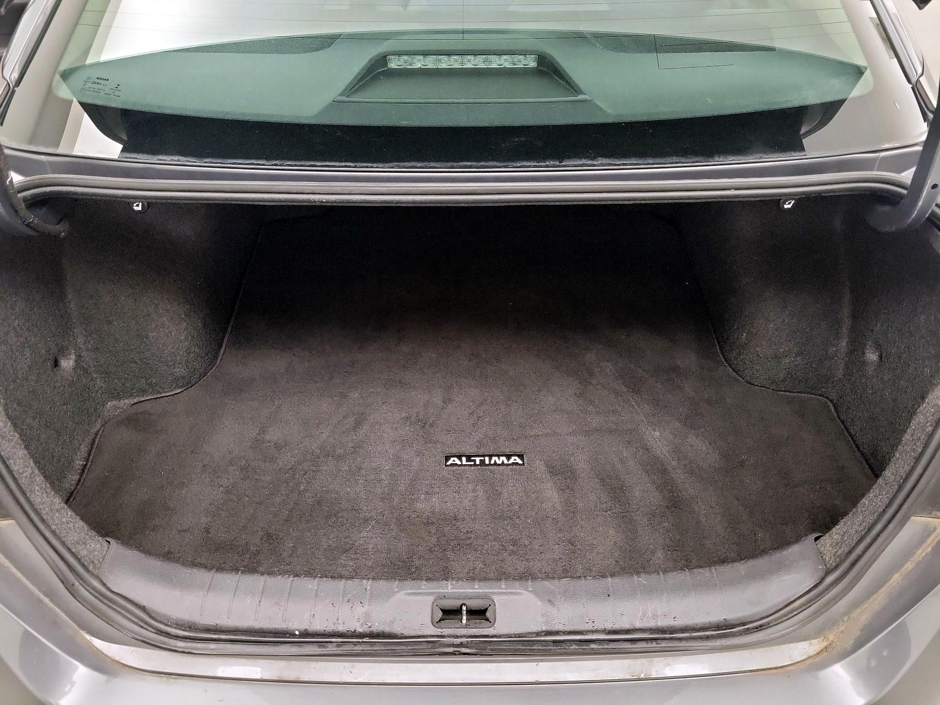 Thumbnail: 2020 Nissan Altima - 18