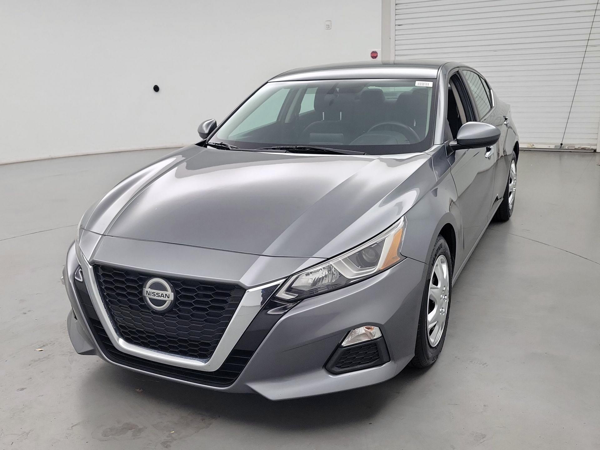 Thumbnail: 2020 Nissan Altima - 3